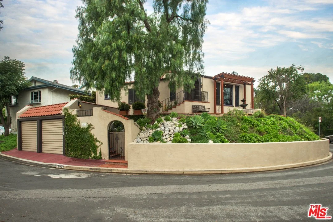 3937 Roderick | $825,000