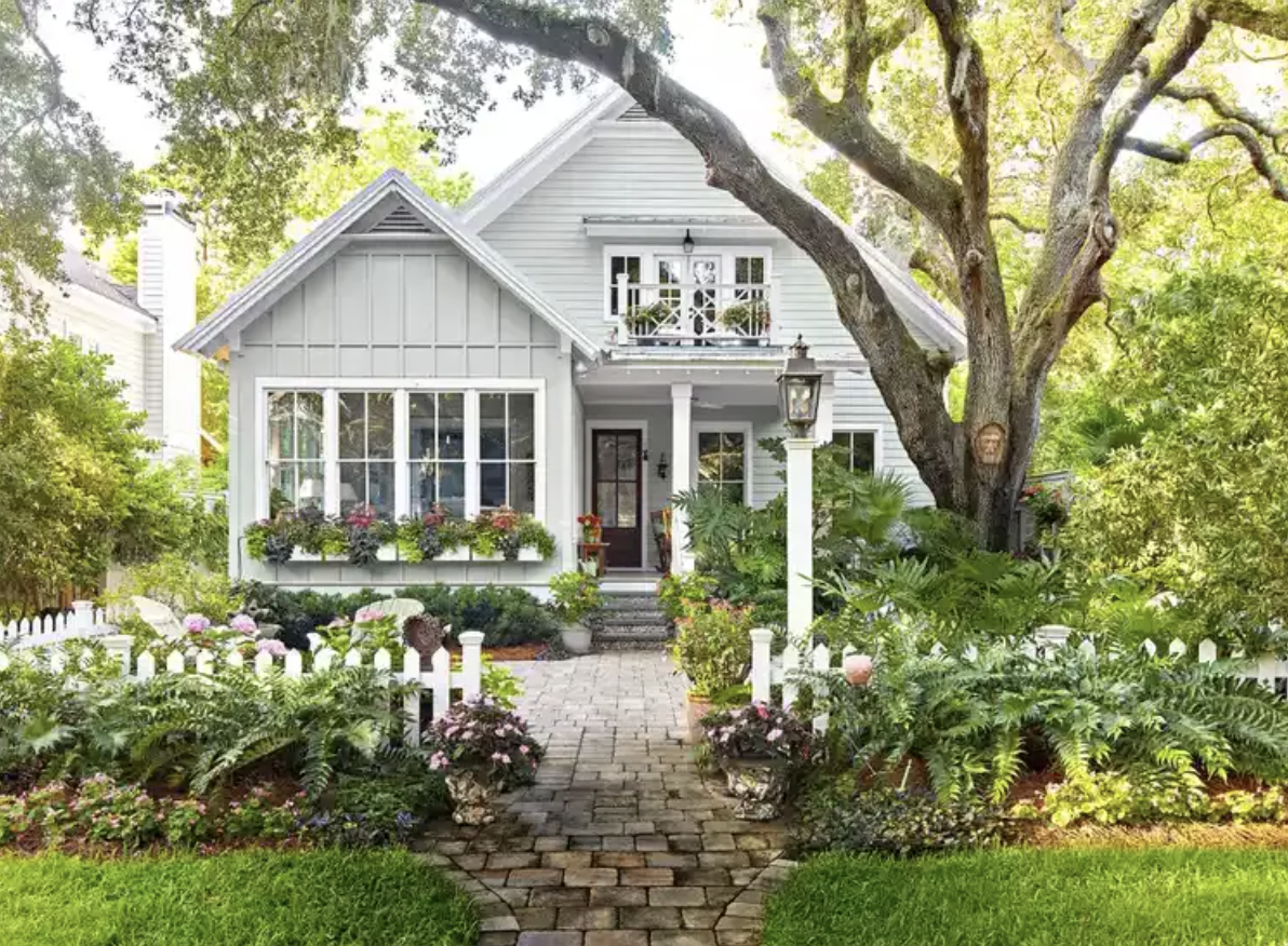 Southern Living: 5 Things Designers Say to Remove for a More Timeless Exterior