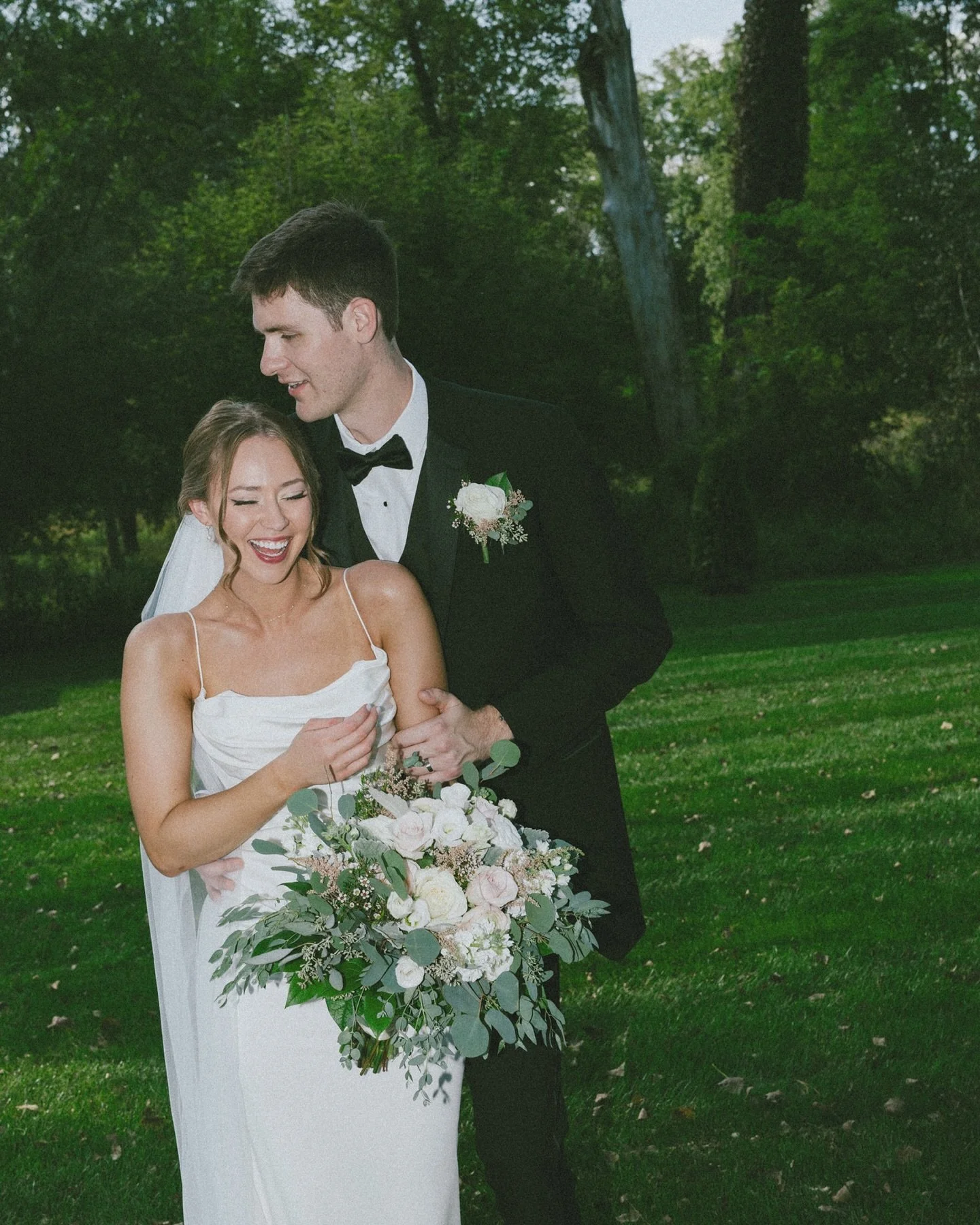 Everything about Natalie and Jim&rsquo;s day was so amazing. I&rsquo;m so excited to finally give these photos a permanent spot on my feed because these two are gorgeous inside and out. 💛

Vendors:
Photography - @juliaelizabethphotos 
Venue - @rosed