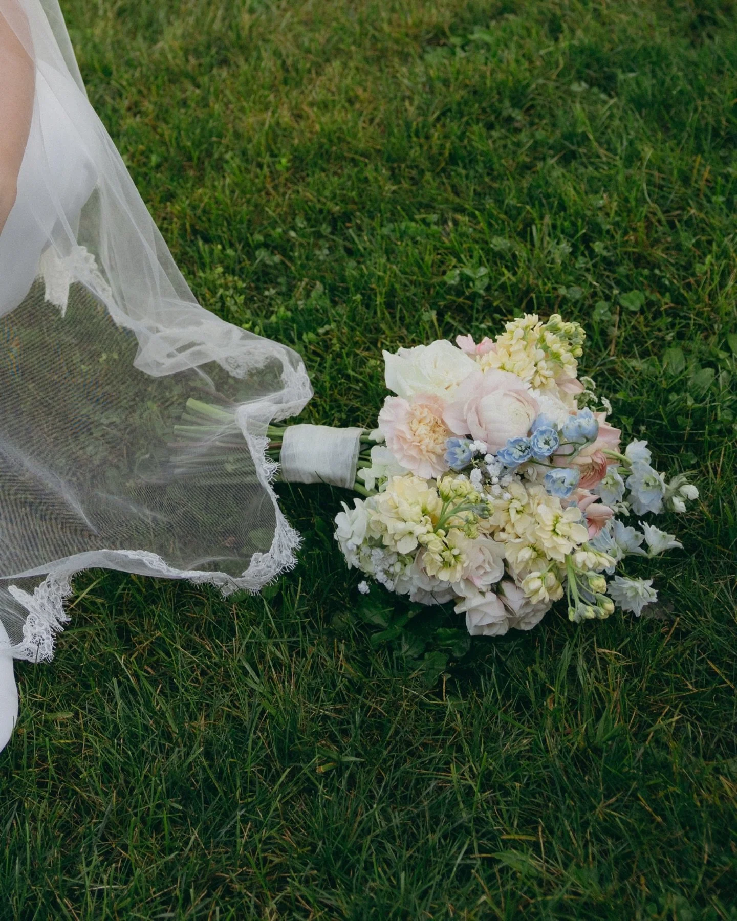 In between moments of Alyeska and Grant&rsquo;s beautiful day in northern Wisconsin 🥂

&bull;

&bull;

&bull;

[Minneapolis wedding photographer | Twin cities couples photographer | Madison wi elopement photographer | Milwaukee wedding photographer 
