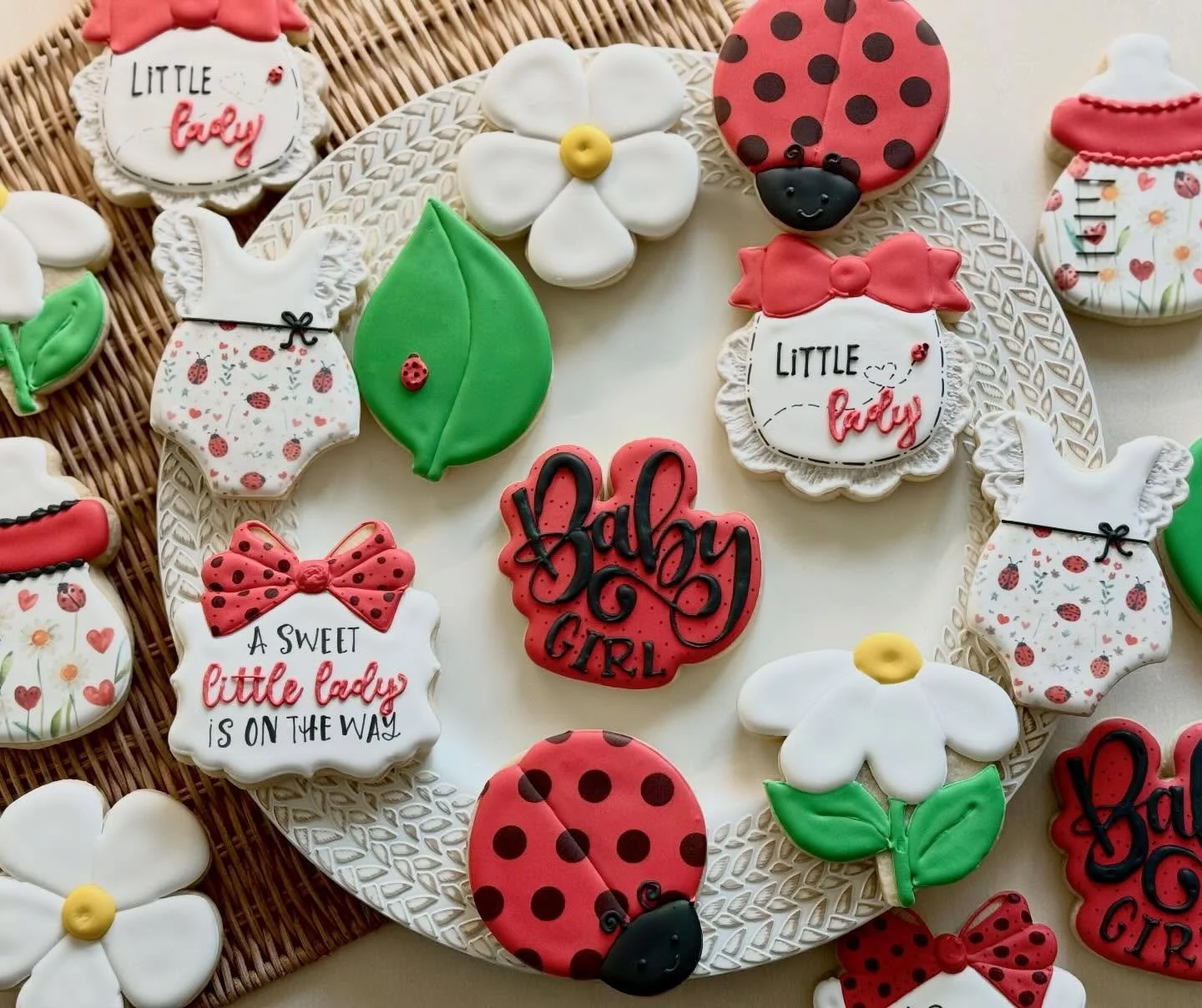A sweet little lady is on the way 💕
Loved creating this adorable, feminine baby shower cookie set to celebrate the newest arrival. From delicate florals to the prettiest details, every cookie was made with so much love. #sugarcookies #customcookies
