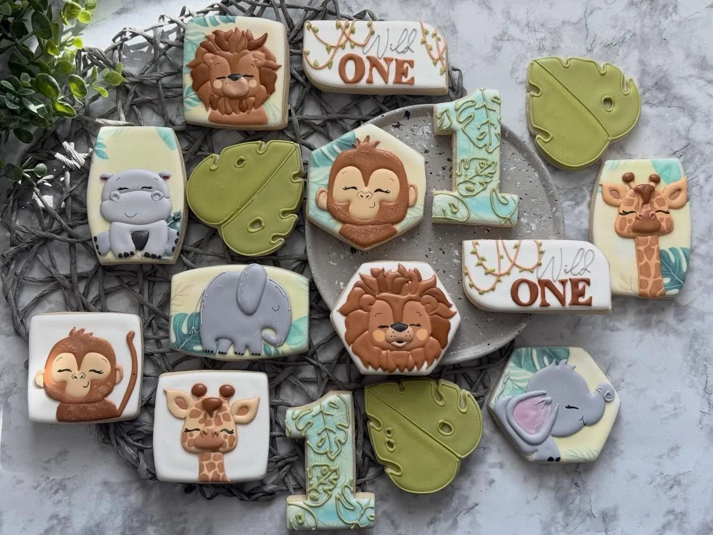 Wild ONE never looked so sweet 🌿🦁
This jungle-themed birthday cookie set was packed with playful animals, leafy greens, and all the safari magic for a little explorer&rsquo;s big day. Custom cookies make the perfect party detail&mdash;and yes, they