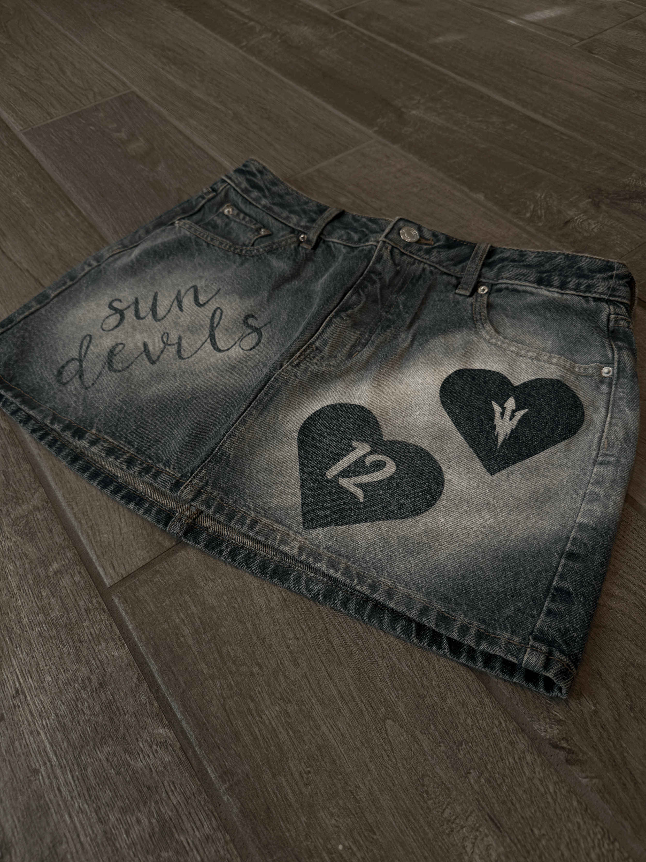 SPRAY PAINTED DENIM SKIRT