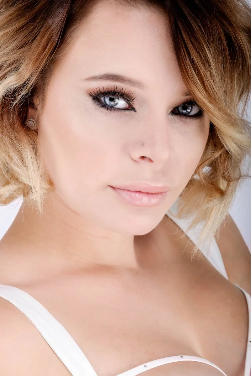beauty-portrait-boudoir-soft-glam.jpg