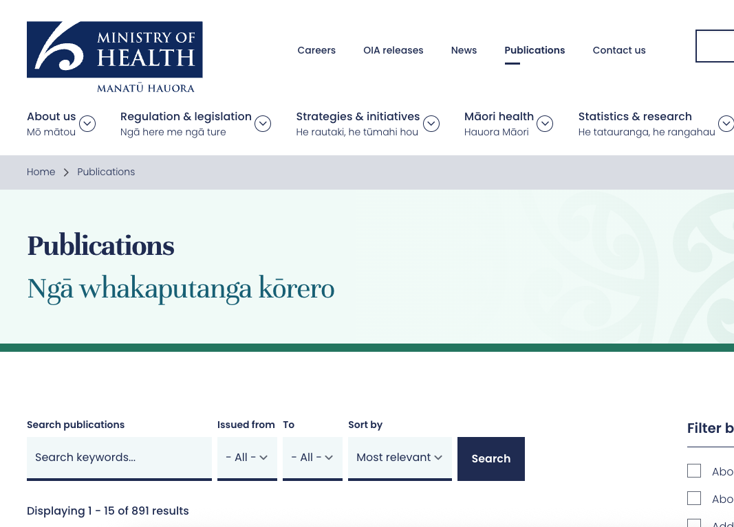 Screenshot of the Ministry of Health website's publications page, showing a navigation menu, search filters, and various publication options in Maori language.