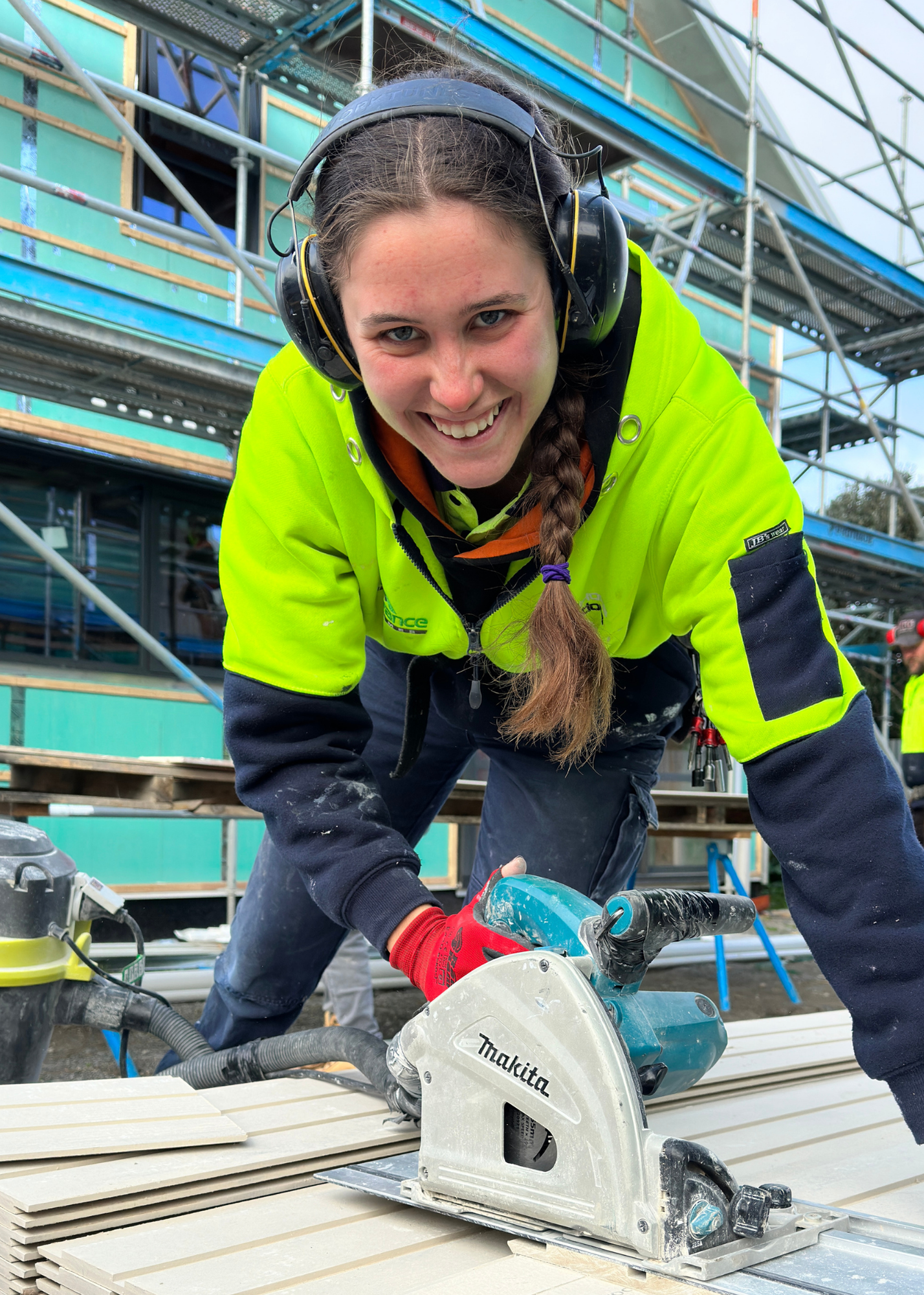 THS team member on skillsaw