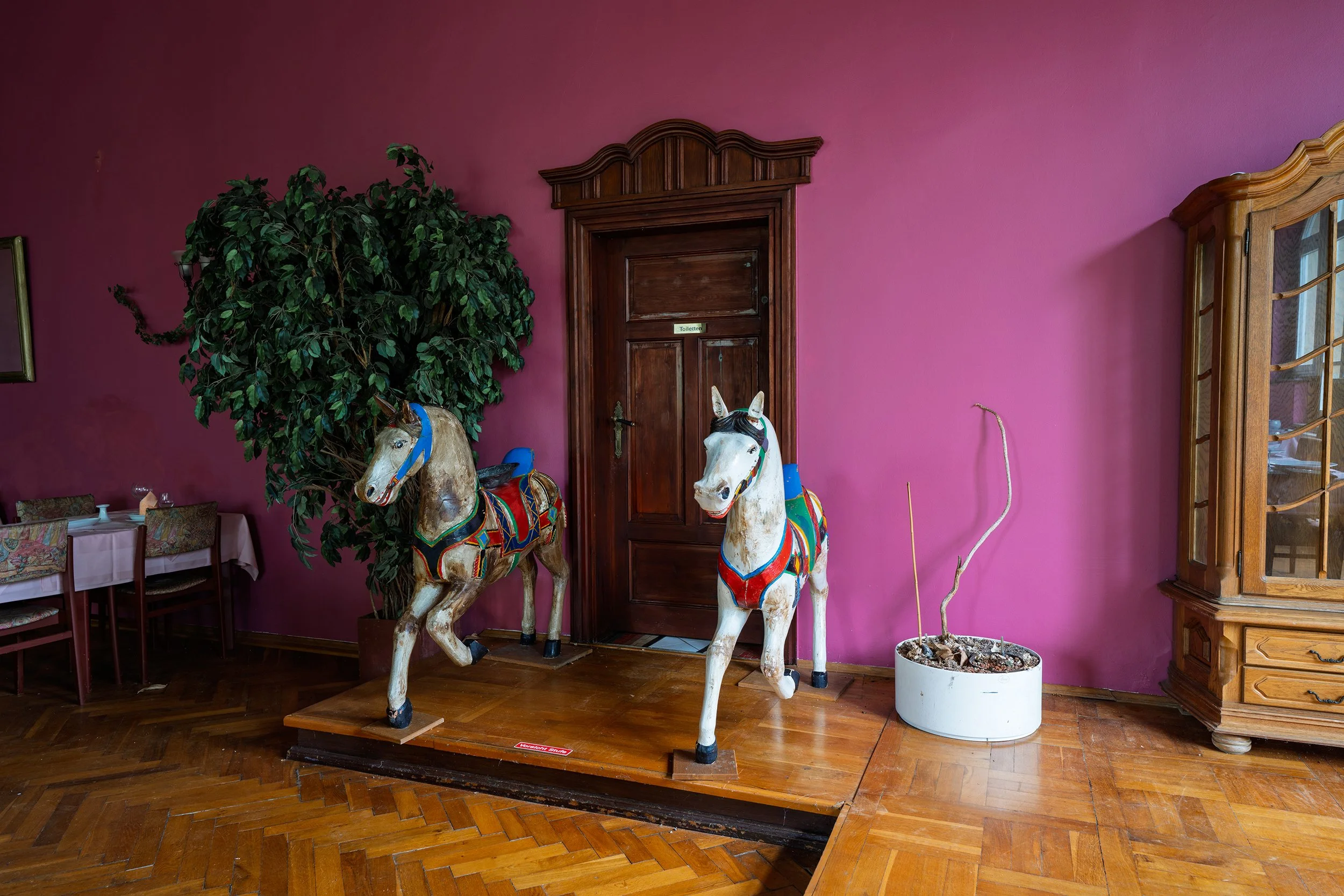 Pony Hotel
