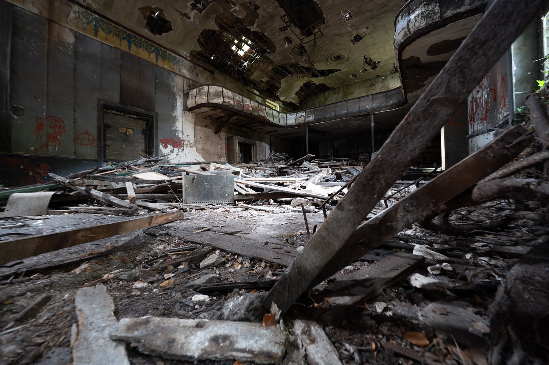Theatre_of_Decay_Urbex.jpg