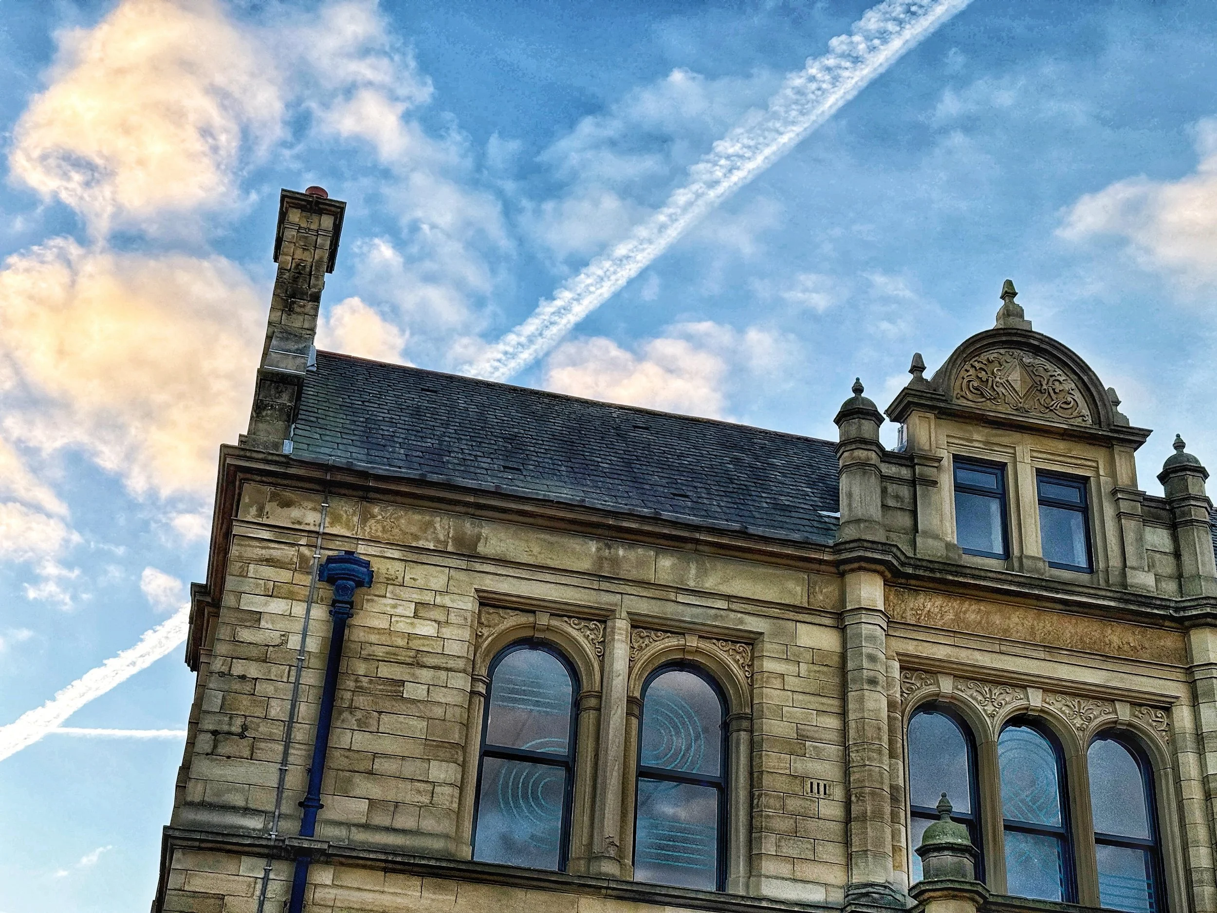 Aeroplane trail 2.jpg