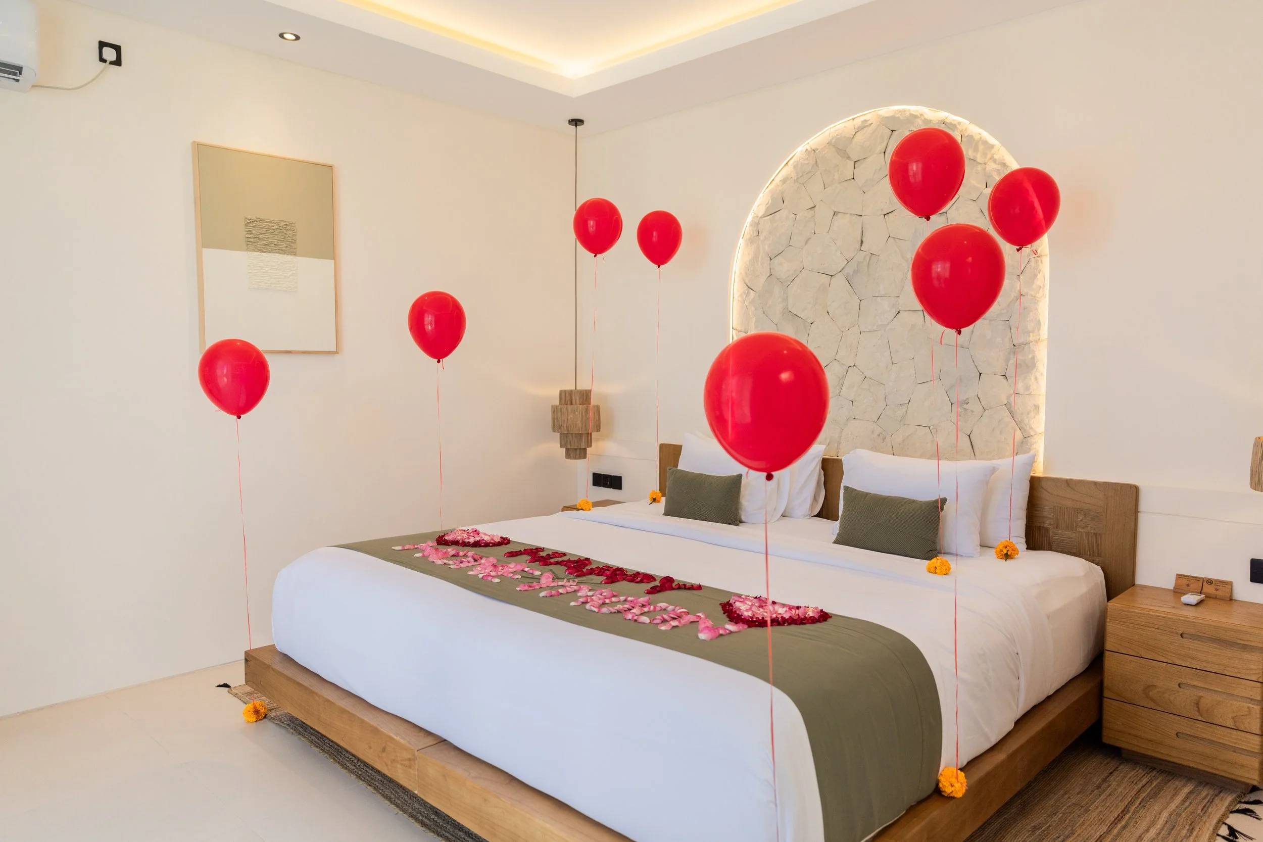 Words in Bloom: Flower and Ballon Bed Celebration Decor