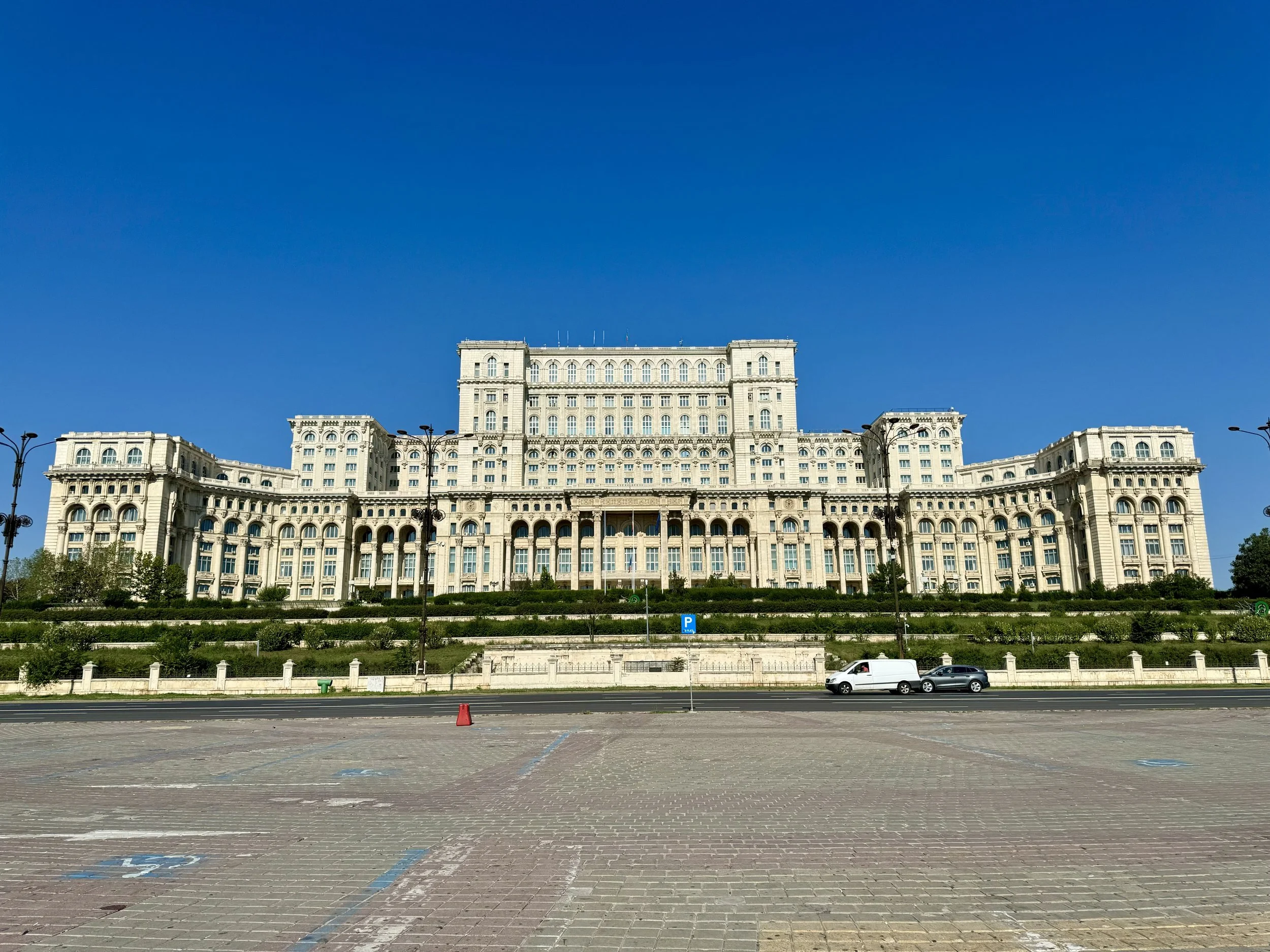 Bucharest in Two Hours: History, Hidden Corners & Monumental Views
