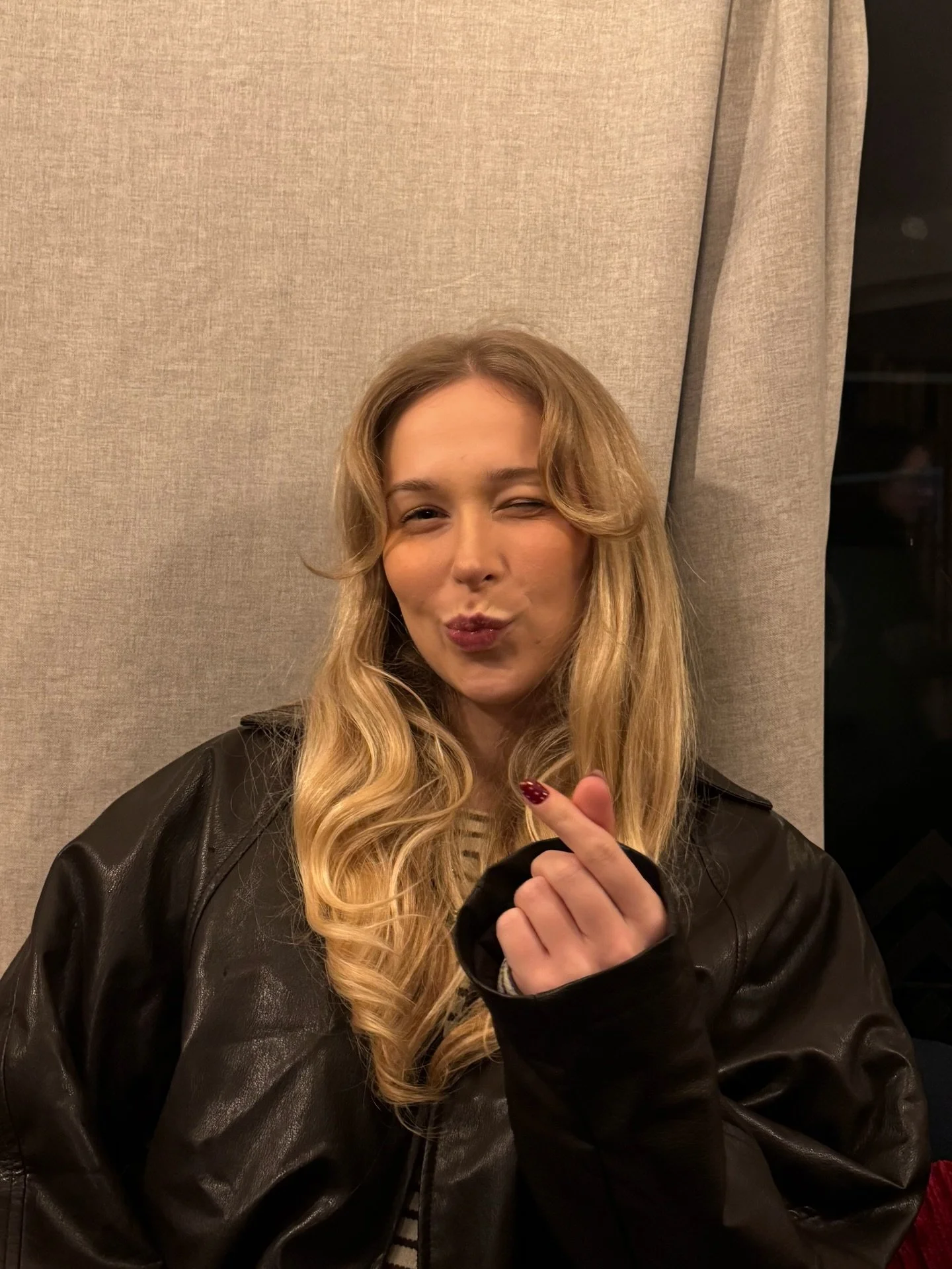 January highlights 🥹🤍✨ 
This year has already been SO BUSY 🙌🏼 lots of work behind the scenes of ZETAZURI 🪄 (keep your eyes open for March 20th 👀✨)
&amp; lots of great moments personally as I&rsquo;ve been trying new things, making new friends a