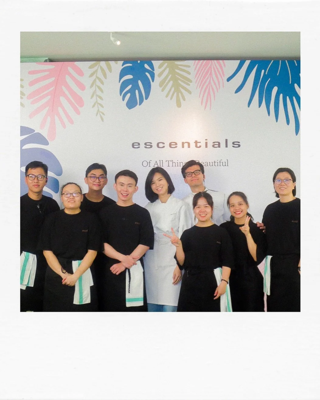 Look back on a summer day to remember!Cảm ơn @escentialsvn đã mang những nốt hương thật đặc biệt (3).jpg