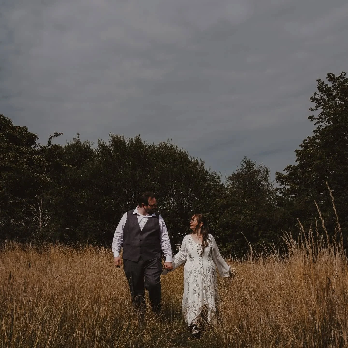 Elven princess vibes incoming!! I'm still obsessed so here is a little sneaky peak.

Ben and Danielle you are two beautiful souls. I'm so glad we got to hang out all day and stroll and dance in the long grass 🥰. 

You want to dance and frolick in th