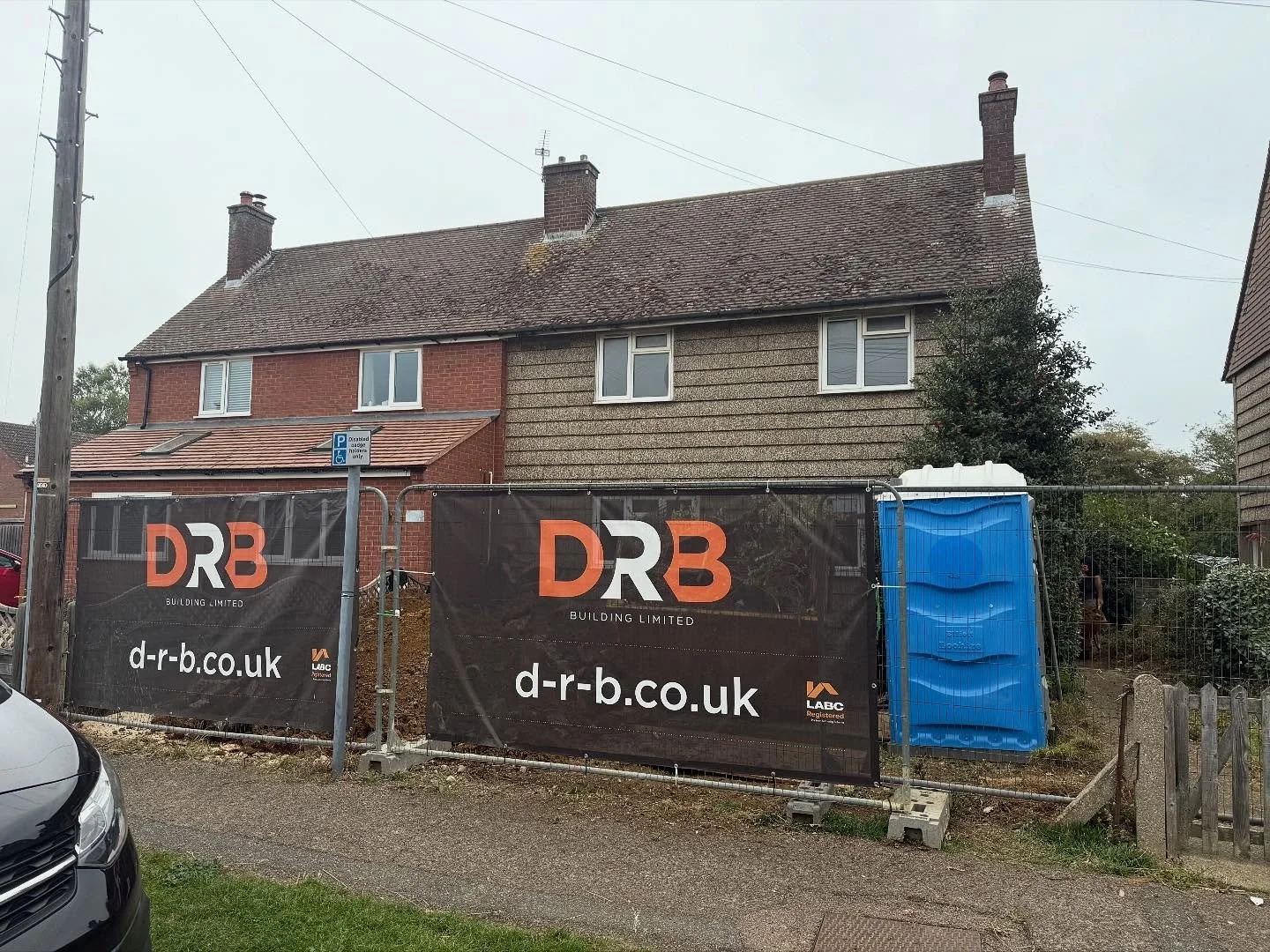 🚧 New Project Alert – St Neots 🏡🔨
We’ve just kicked off an exciting new build in St Neots, working on a prefab property that’s about to get a serious upgrade.
Here’s what we’re delivering:
✅ Rear extension for more l
