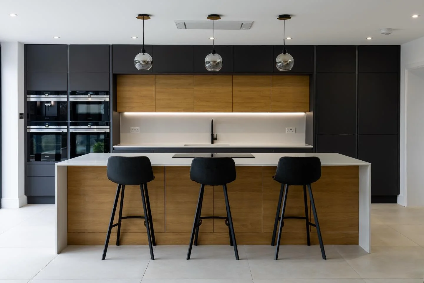 ✨Luxury Kitchen Diner Extension ✨

A look back at one of our beautifully finished projects - a bespoke kitchen diner created as part of a kitchen diner extension, designed to deliver both elegance and everyday practicality.

From structural work thro