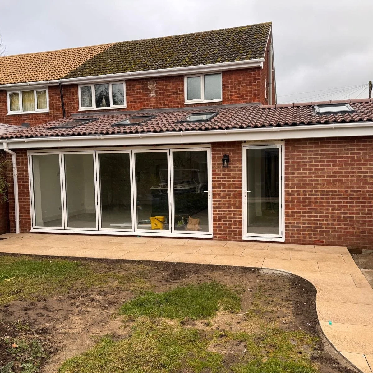 🏗️ Project Update &ndash; Northill
Great progress on our Northill build! 🙌
The single-storey rear &amp; side extension is nearly complete and now houses a stunning large open-plan kitchen diner, flooded with natural light thanks to the Velux roofli