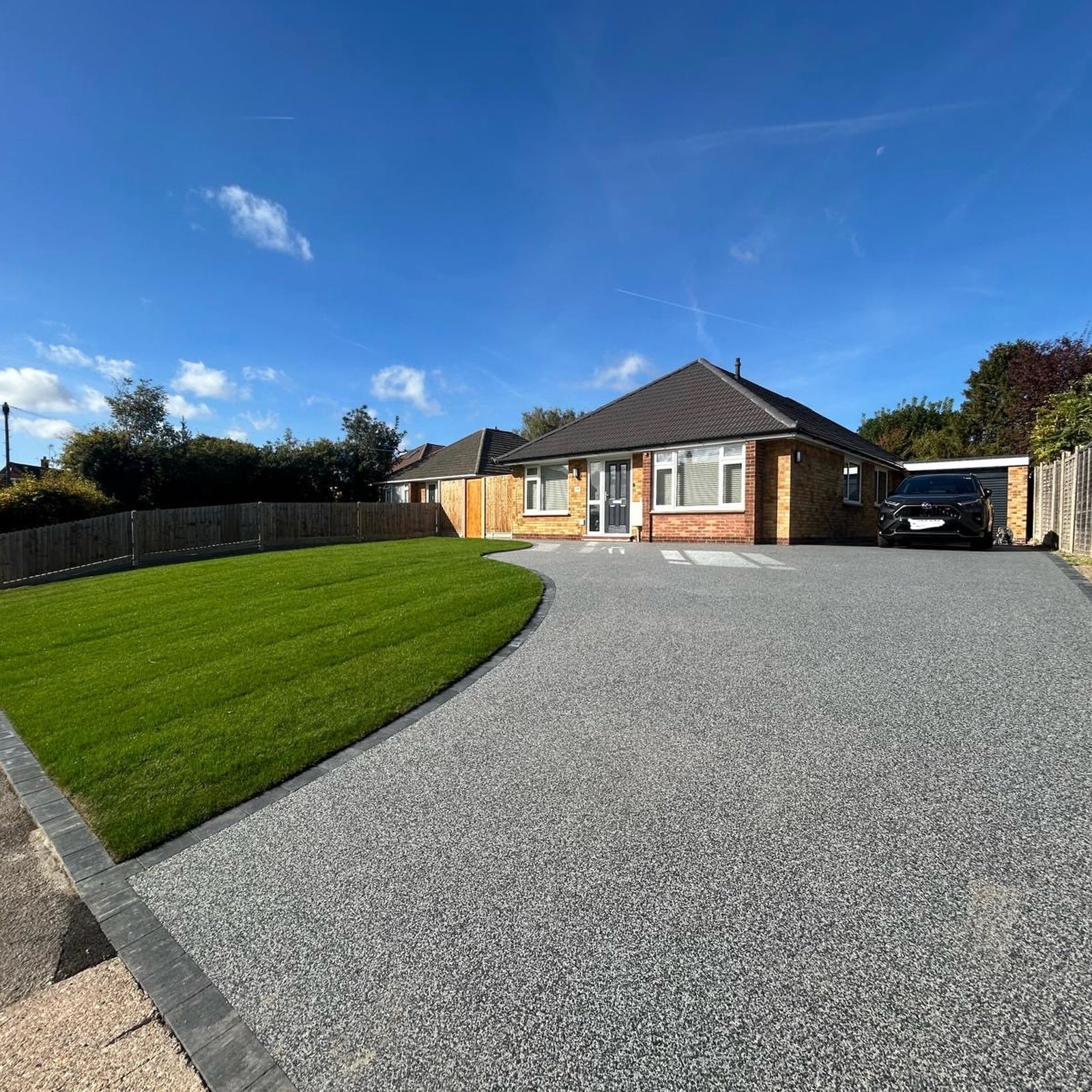 Project Complete | Hitchin, Hertfordshire

A fantastic bungalow transformation, delivered in 3 stages to allow our customer to remain living in the property while the work progressed around them.

🏡 Stage 1 - Full reroof, side and rear extension, an