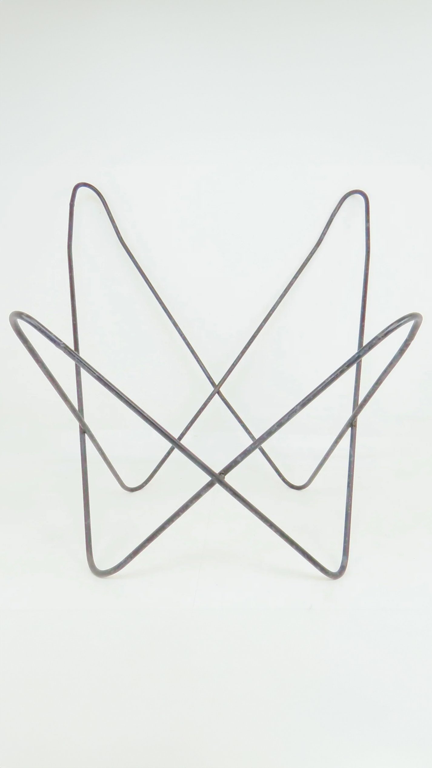 Video and sound editing for “Not a BKF” — a contemporary take on Antoni Bonet’s emblematic chair, conceived by Paola Sasplugas for PDP Studio, handcrafted by Isist Atelier, and supported by Victoria Bonet, daughter of one of the original BKF co-creat