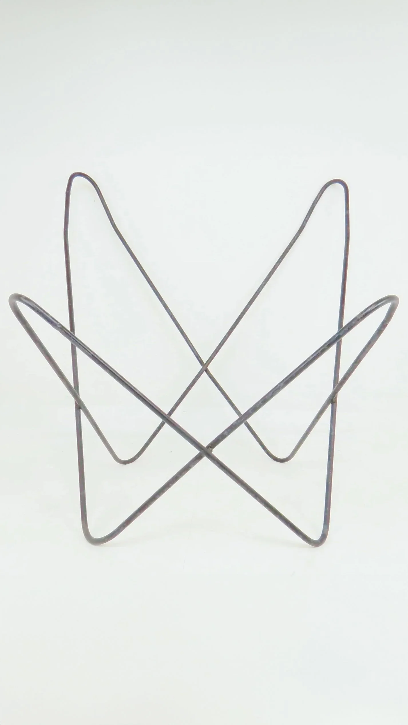 Video and sound editing for “Not a BKF” — a contemporary take on Antoni Bonet’s emblematic chair, conceived by Paola Sasplugas for PDP Studio, handcrafted by Isist Atelier, and supported by Victoria Bonet, daughter of one of the original BKF co-creat