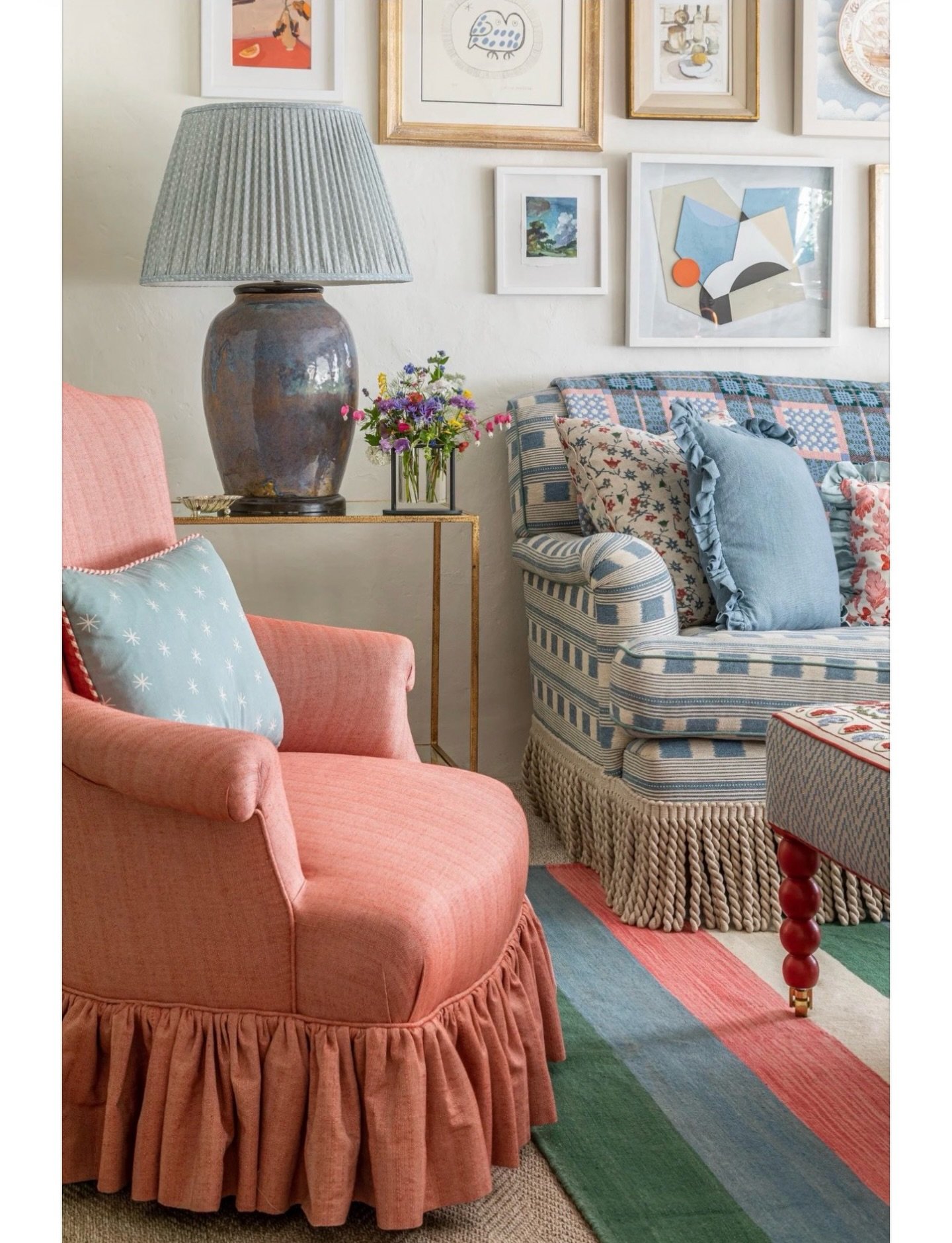 The sun is finally shining!  Spring feels like it&rsquo;s on its way and here is a happy room with lots of colour 💕