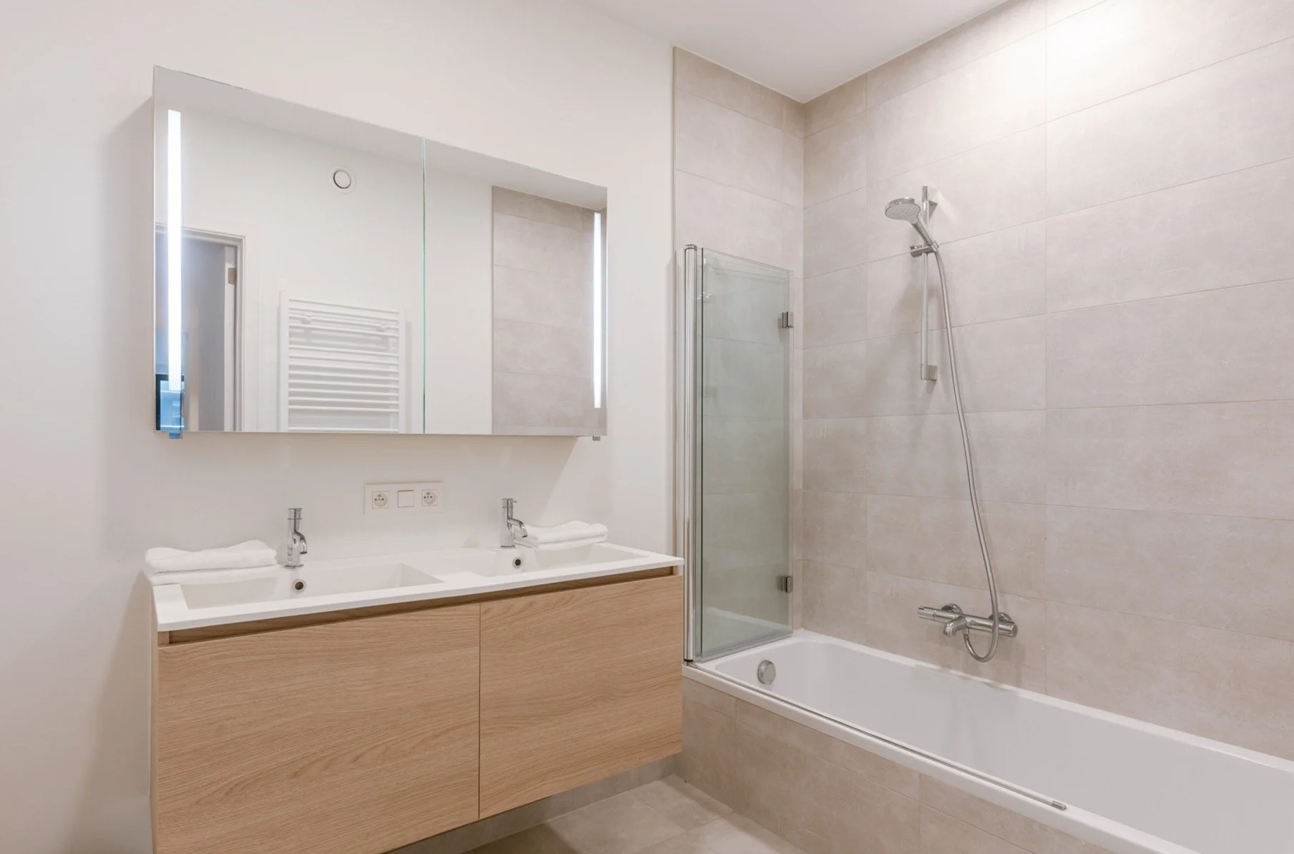 Victorialaan 9 bus 0402, Oostende-4 (bewerkt).jpg