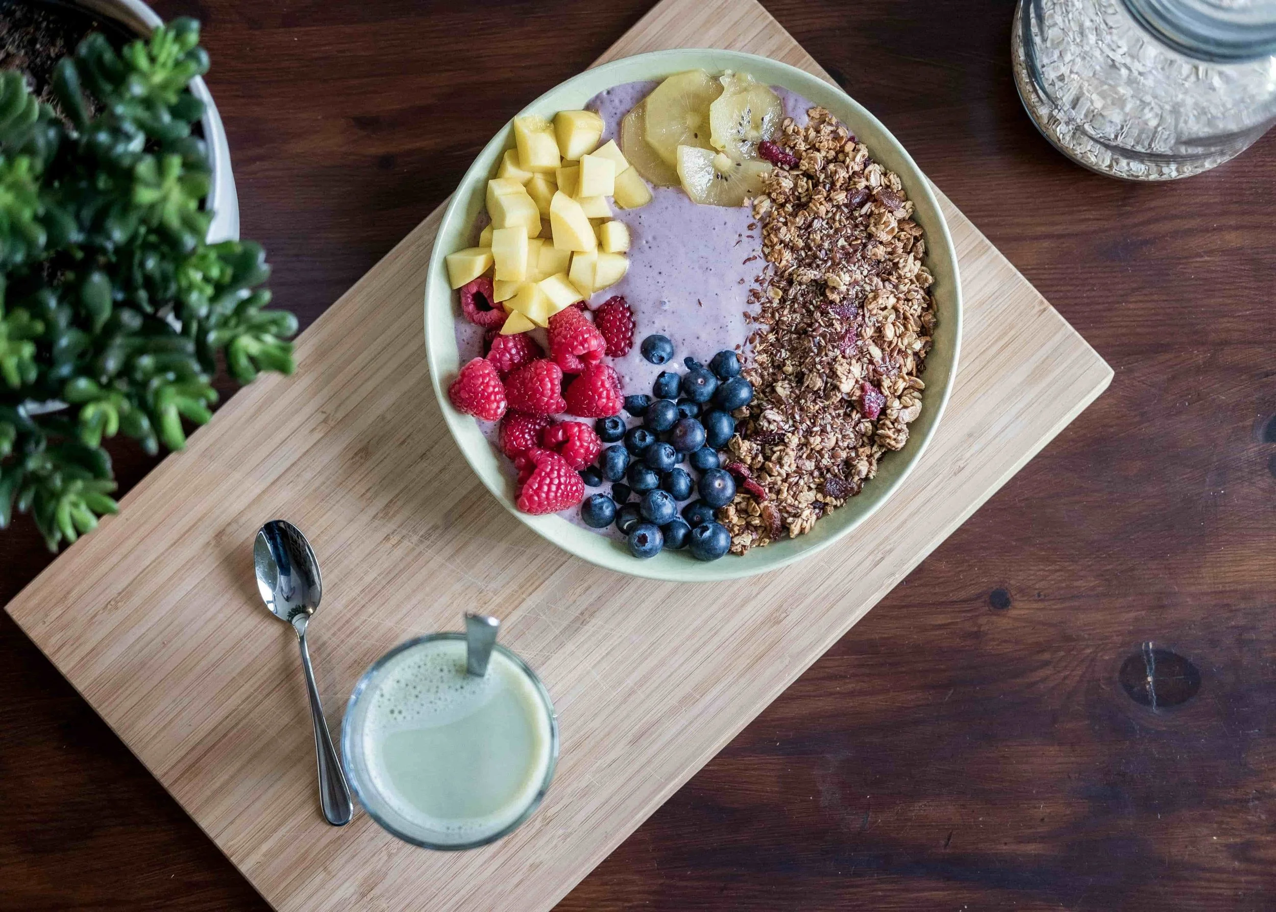 10 Simple Foods That Improve Gut Health Naturally (Backed by Science)