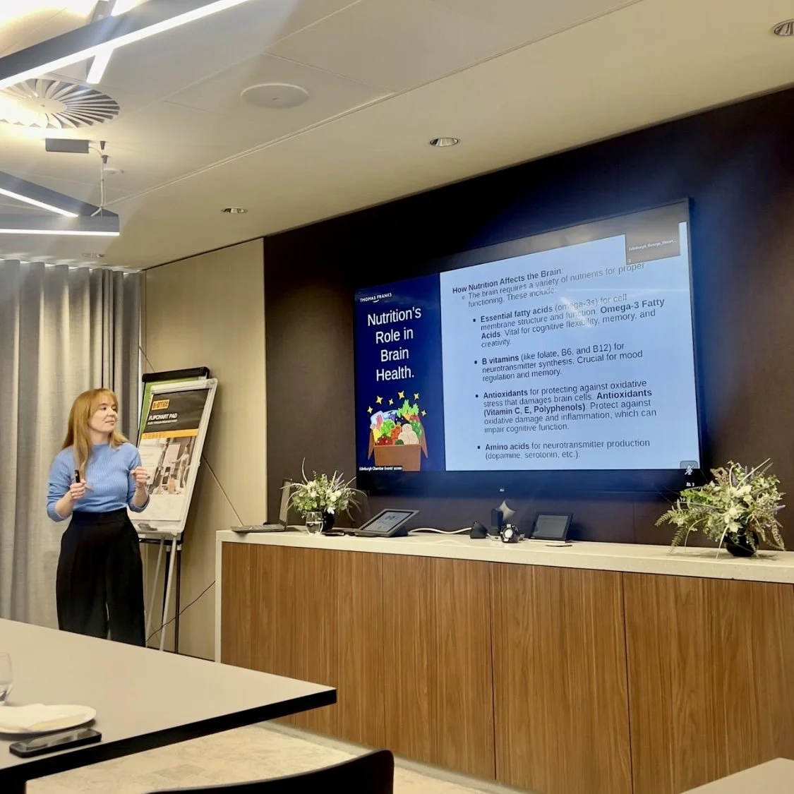 Expert nutritionist giving talk