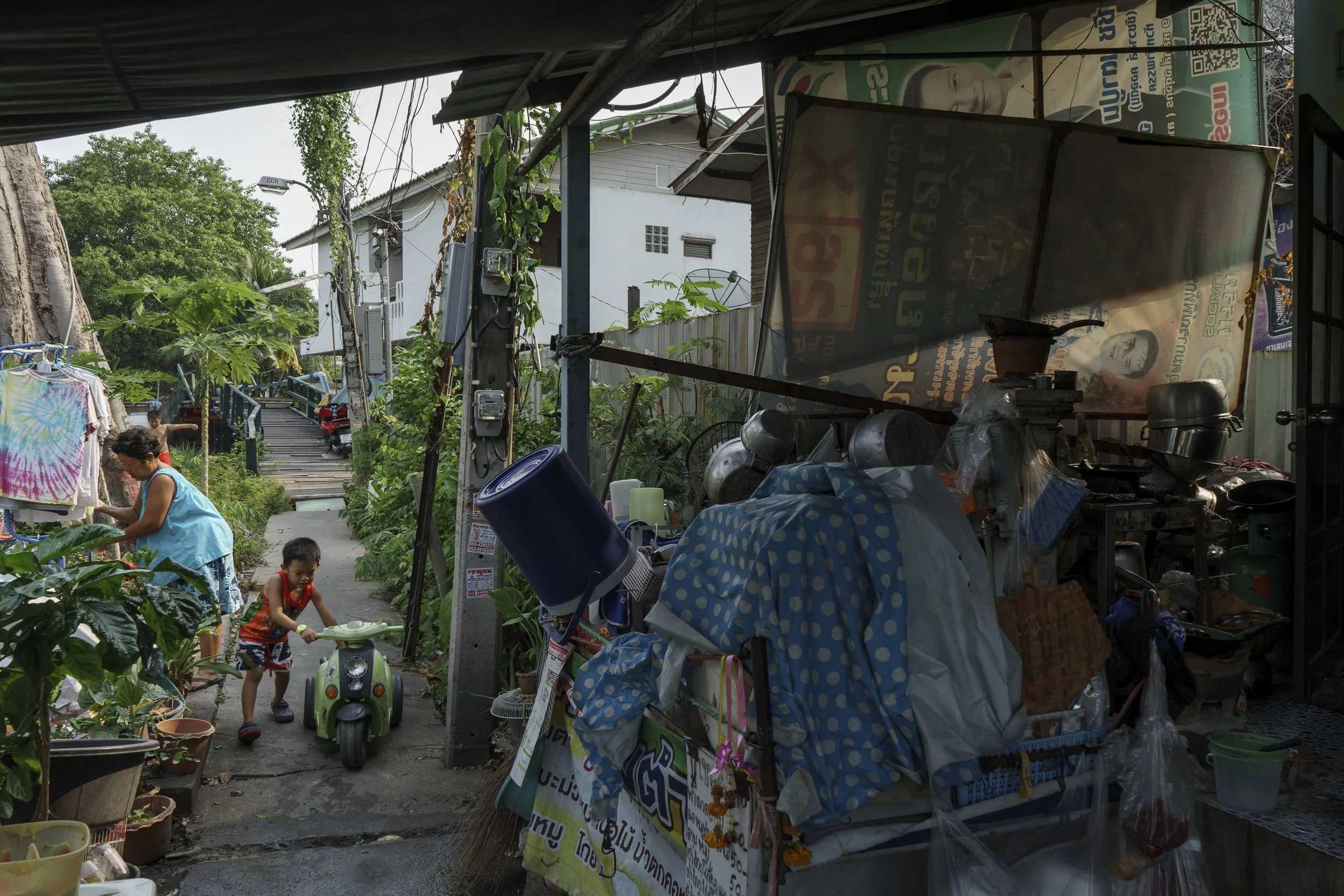 Outside of Bang-orn’s house