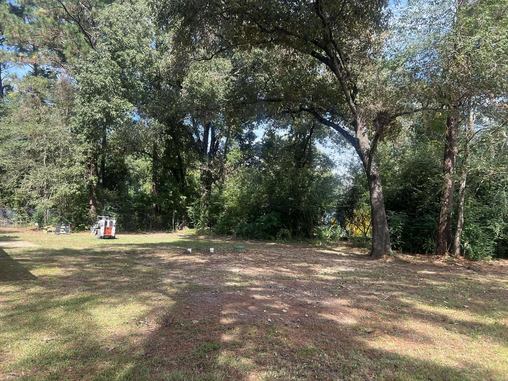 Everyone loves a good before and after and so do we ! The crew did a great job getting this customers lawn looking great !