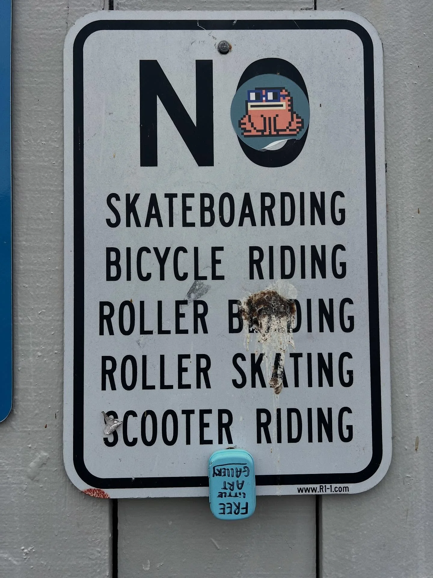 🚦 In a world full of “NO’s,” we say YES to ART 🎨✨
Do you recognize this sign? 👀 Here’s your hint: 🍕 Parking lot behind Knockout Pizza…
The hunt is on—who’s going to spot it first? 🕵️‍♀️💫
Tag us wh