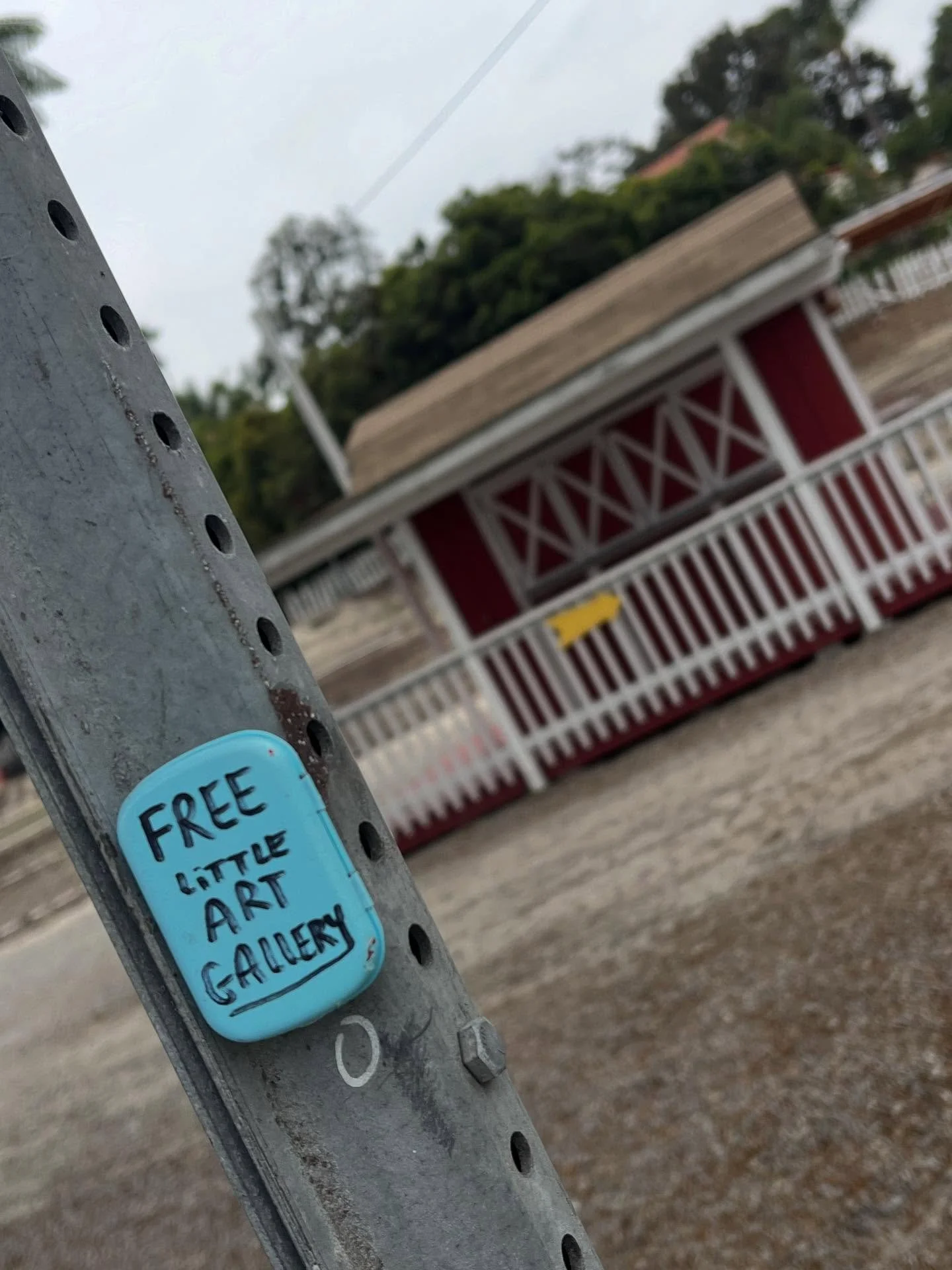 ✨Today’s Mini Museum clue✨
Strawberry fields forever… 🍓 Do you recognize this sweet little shack tucked in our community? 👀🎨
Seek it, find it, and don’t forget to snap a pic + tag us when you do! 🕵️‍♀️💫
#MiniMuseum #ArtI