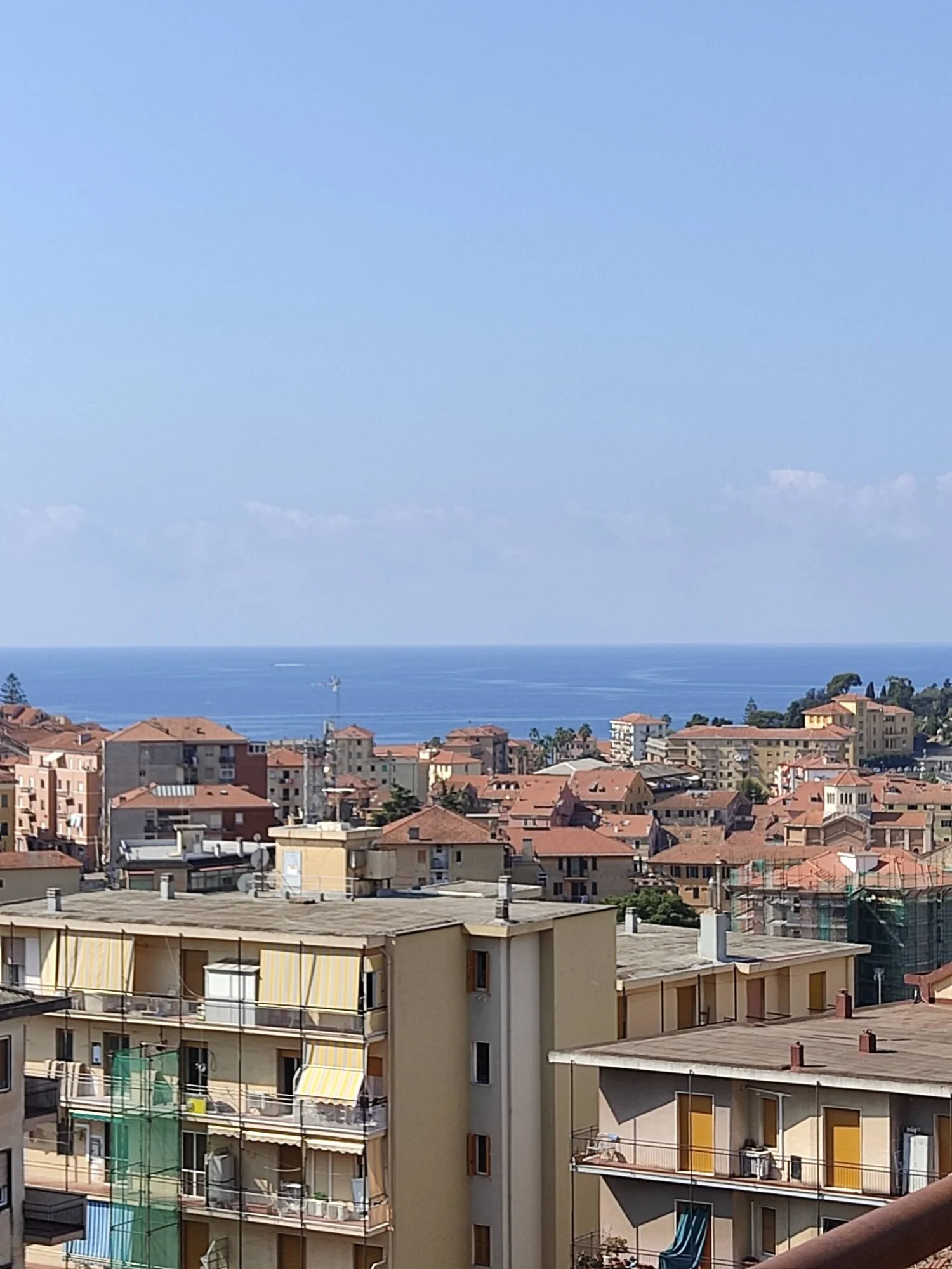 Tra mare e silenzio: il buio di Imperia