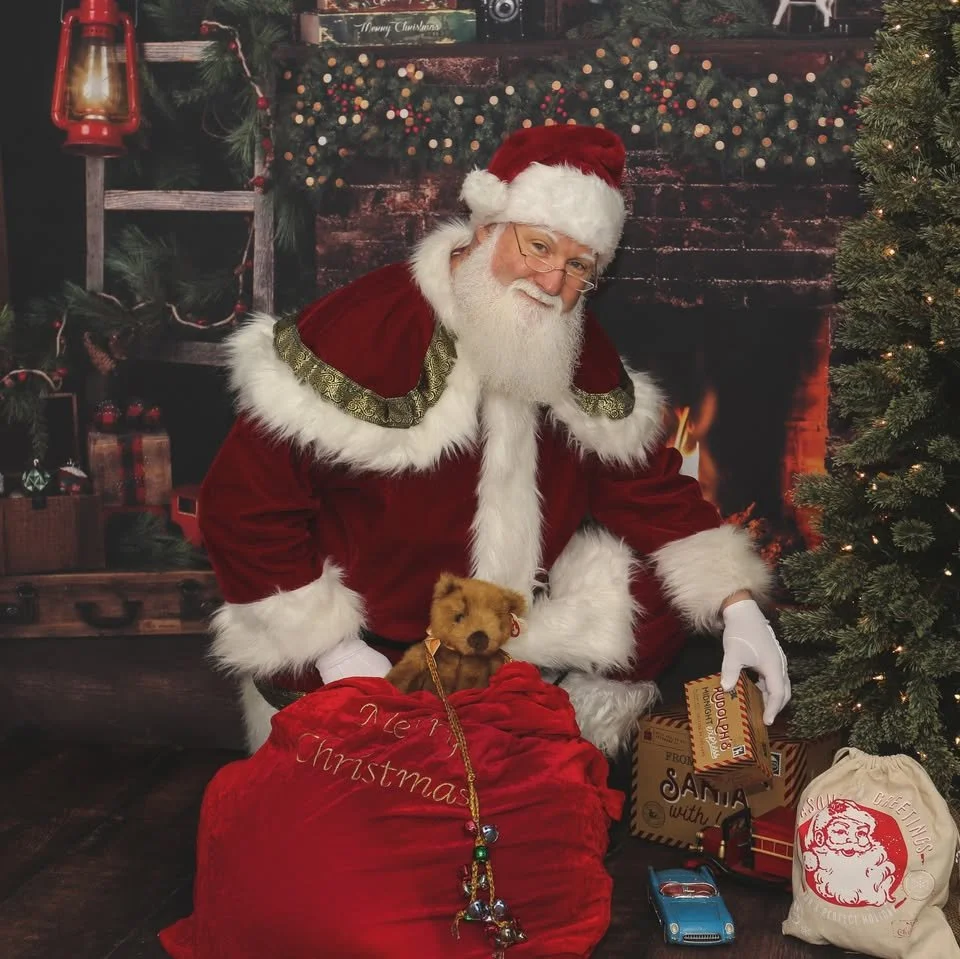 Santa Photos & Holiday Shopping