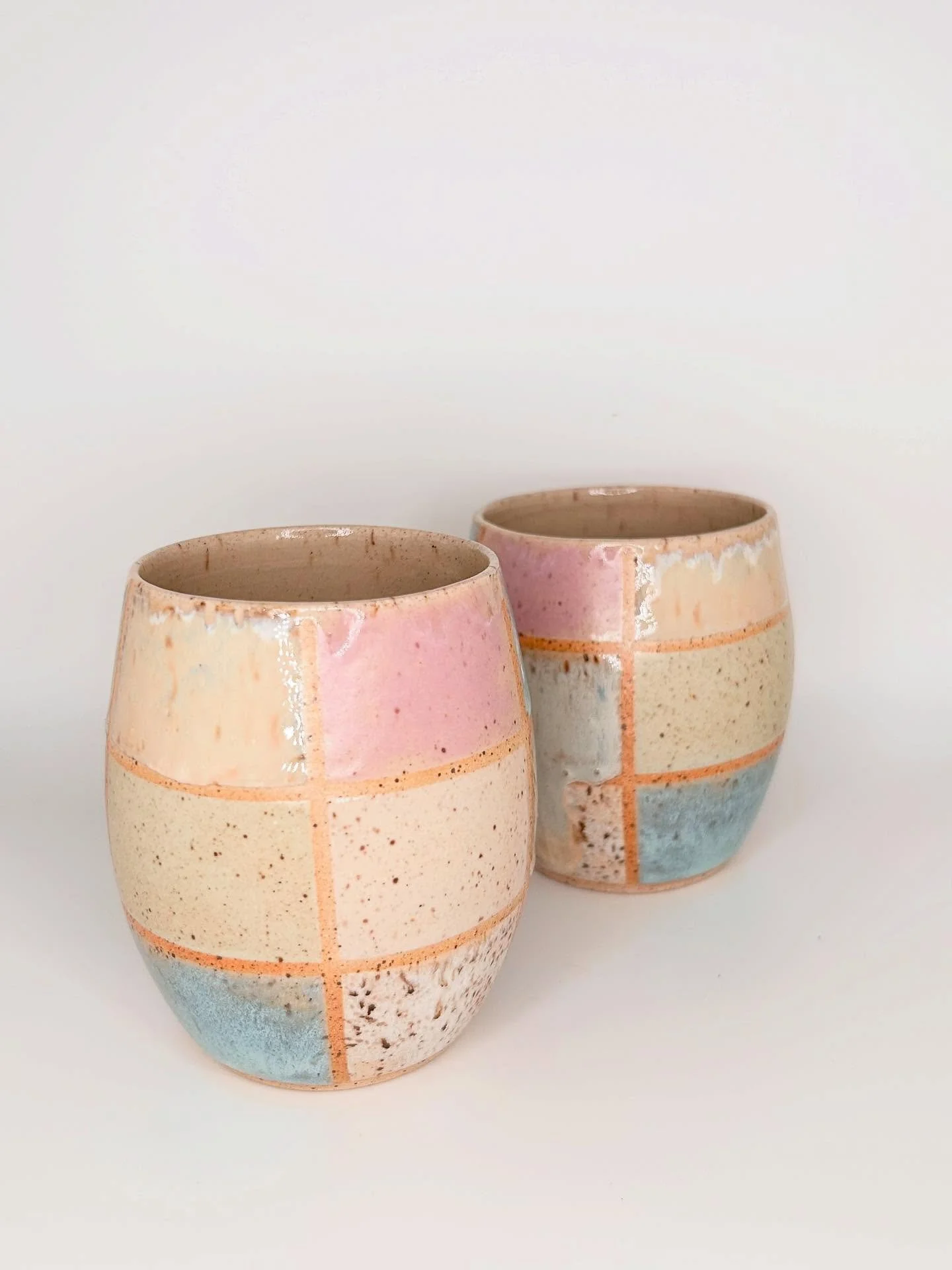 I love making these grid glazed cups. And the shape is very satisfying to hold! 

#pottery #ceramics #clayartist #wheelthrown #handmadeceramics #torontopottery #torontomakers #ceramicist #potterystudio