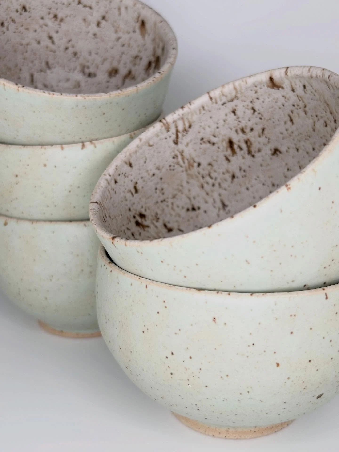 I loved this glaze combination with one of my new favourites - Mayco winter wood - on the inside. 

#pottery #ceramics #clayartist #wheelthrown #handmadeceramics #torontopottery #torontomakers #ceramicist #potterystudio