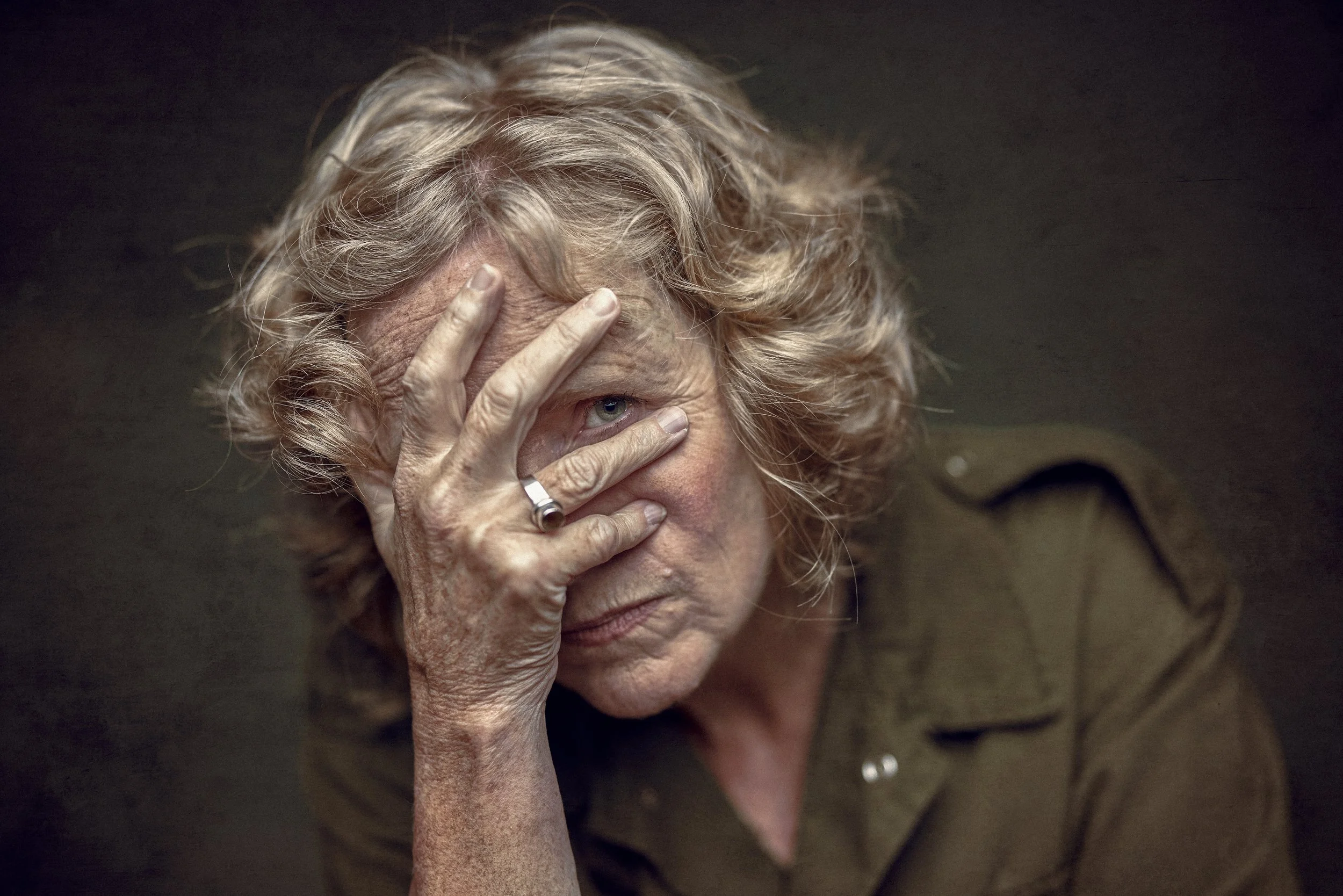 Louise_portraits0435_Colour_Adjust copy.jpg