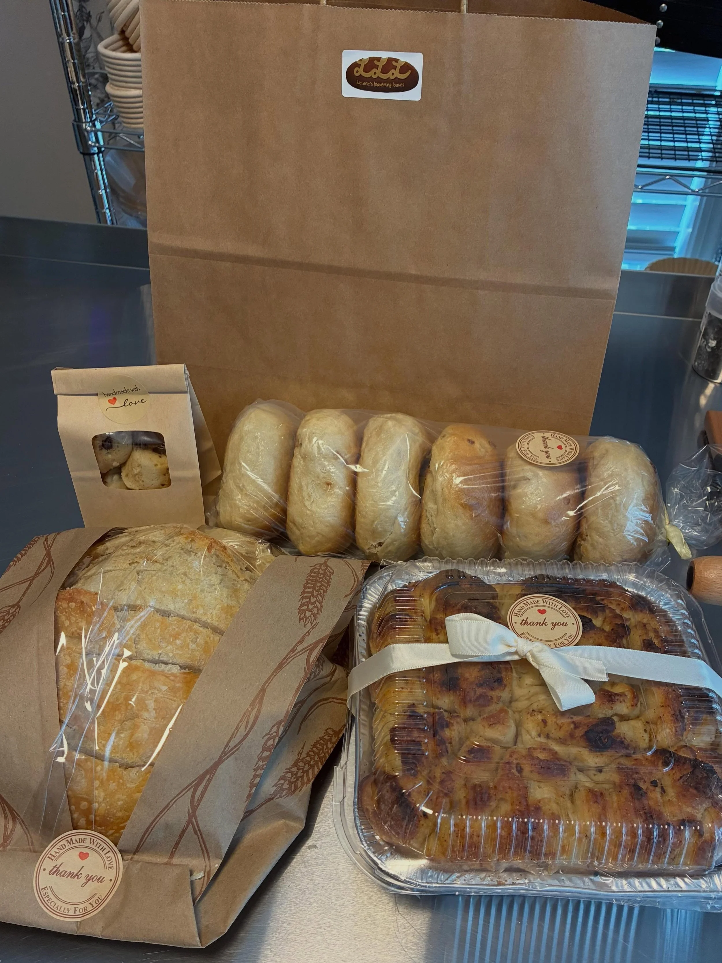 We do personal orders every week! Send me your requests. #sourdough #sourdoughbagels #lucianasleaveningloaves #sourdoughonthesocials #microbakery 👩🏻&zwj;🍳🥯🤎🍞🥖🥐🫓🍪🔪