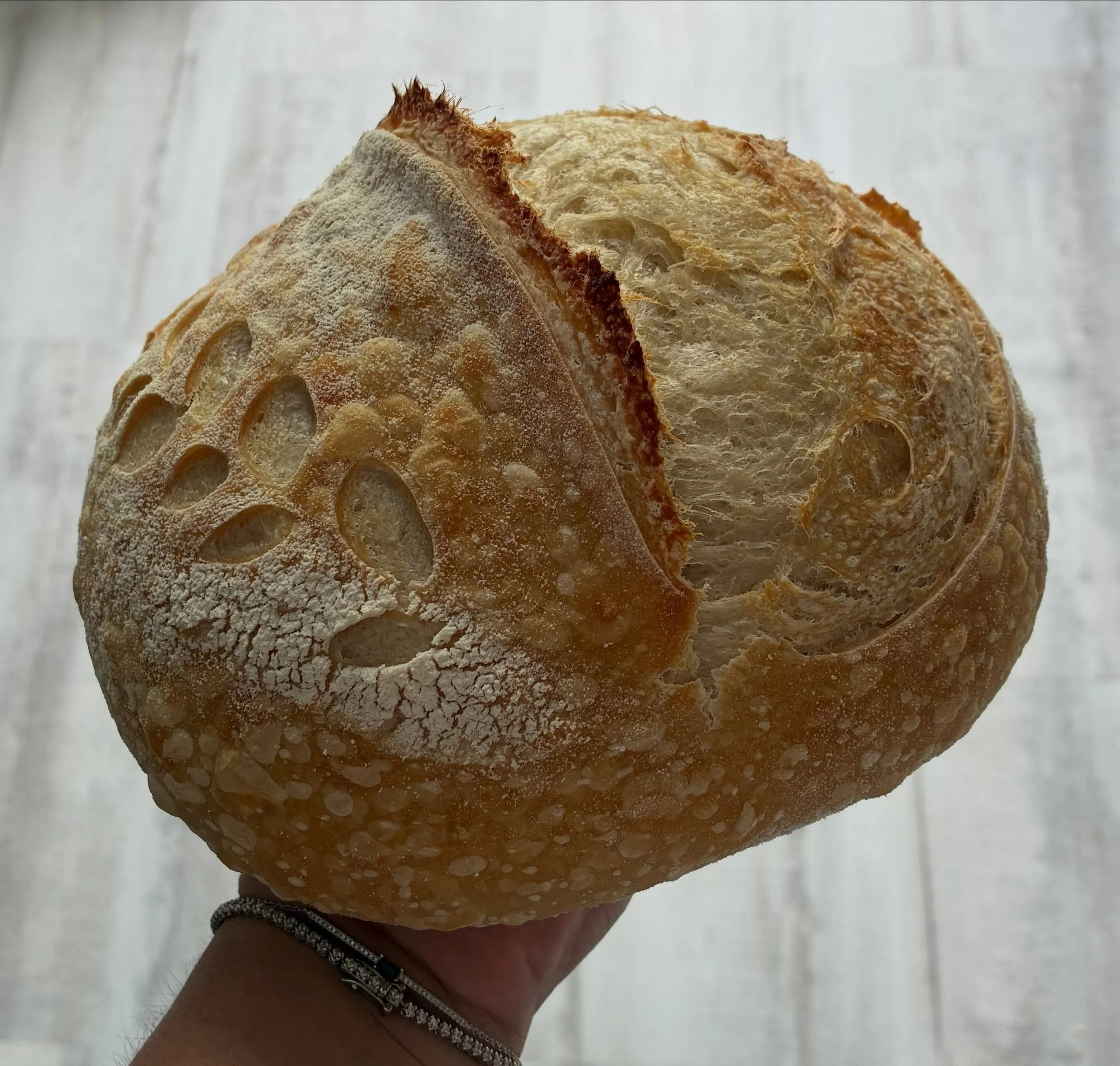 Some beauty shots from this week! #sourdough #sourdoughbread #microbaker #lucianasleaveningloaves #liscensedbaker