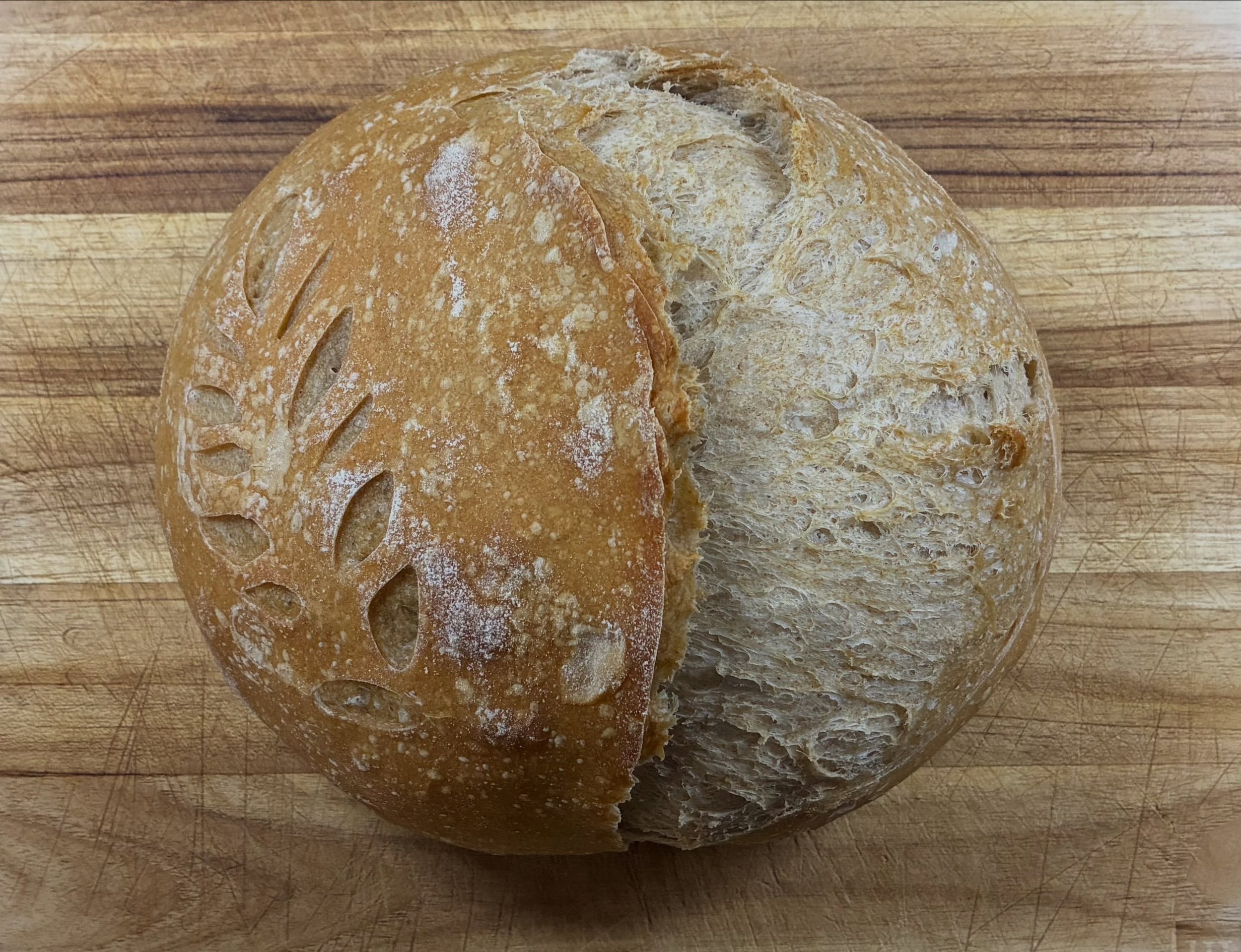 Now entering the chat, Oloaf, the whole wheat loaf&hellip; #sourdough #sourdougbread #microbaker #lucianasleaveningloaves #supportyourlocalsourdoughdealer 🤎🧺🥖🍞👩🏻&zwj;🍳🍞🥖🧺🤎
