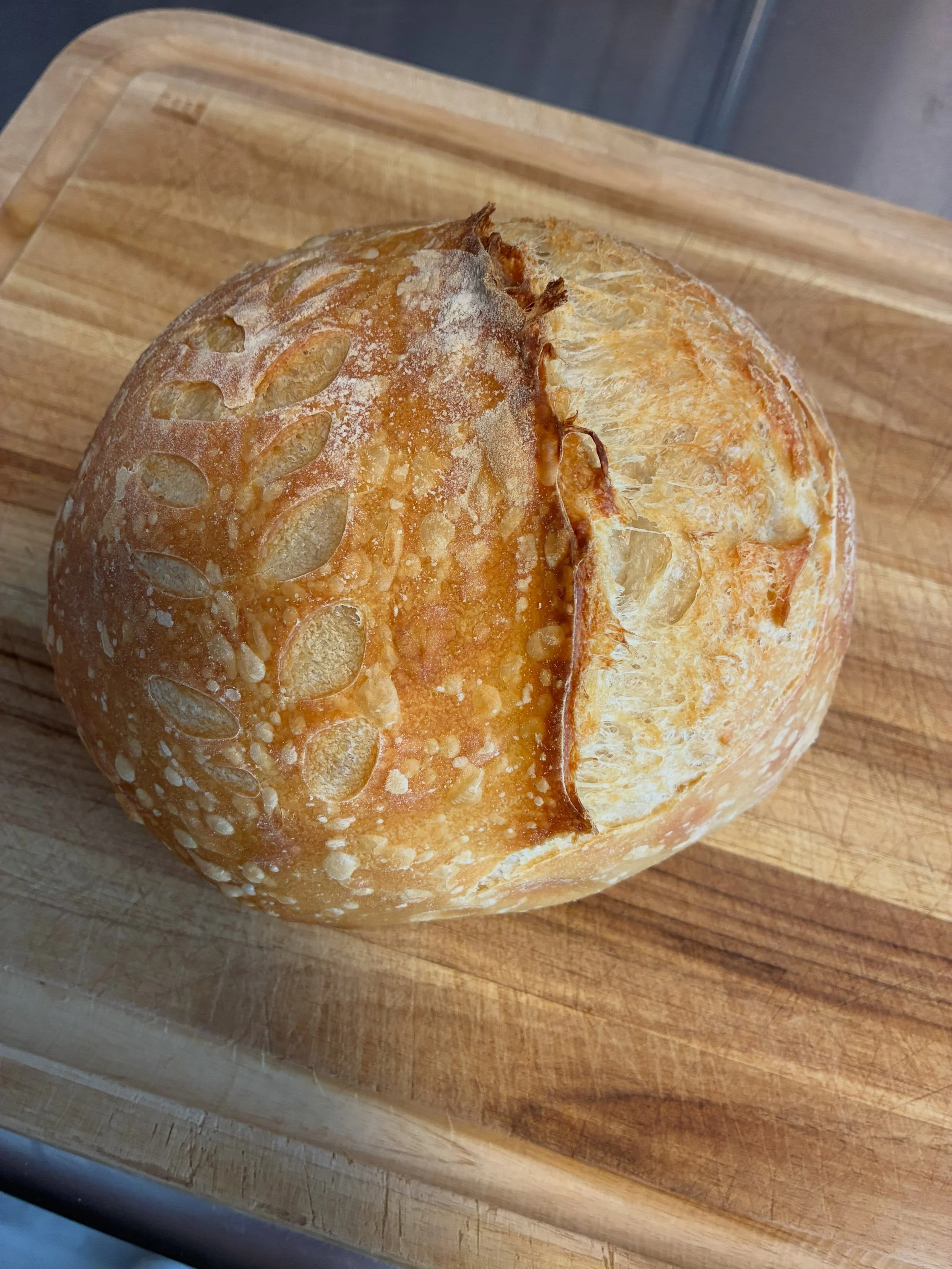 Saturday Bake! #sourdoughbread #lucianasleaveningloaves #freshbakes #sourdoughartisanbreads #mindofthierown