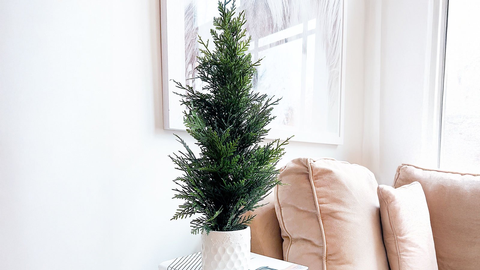 The Friday Find: Holiday Table Top Tree 