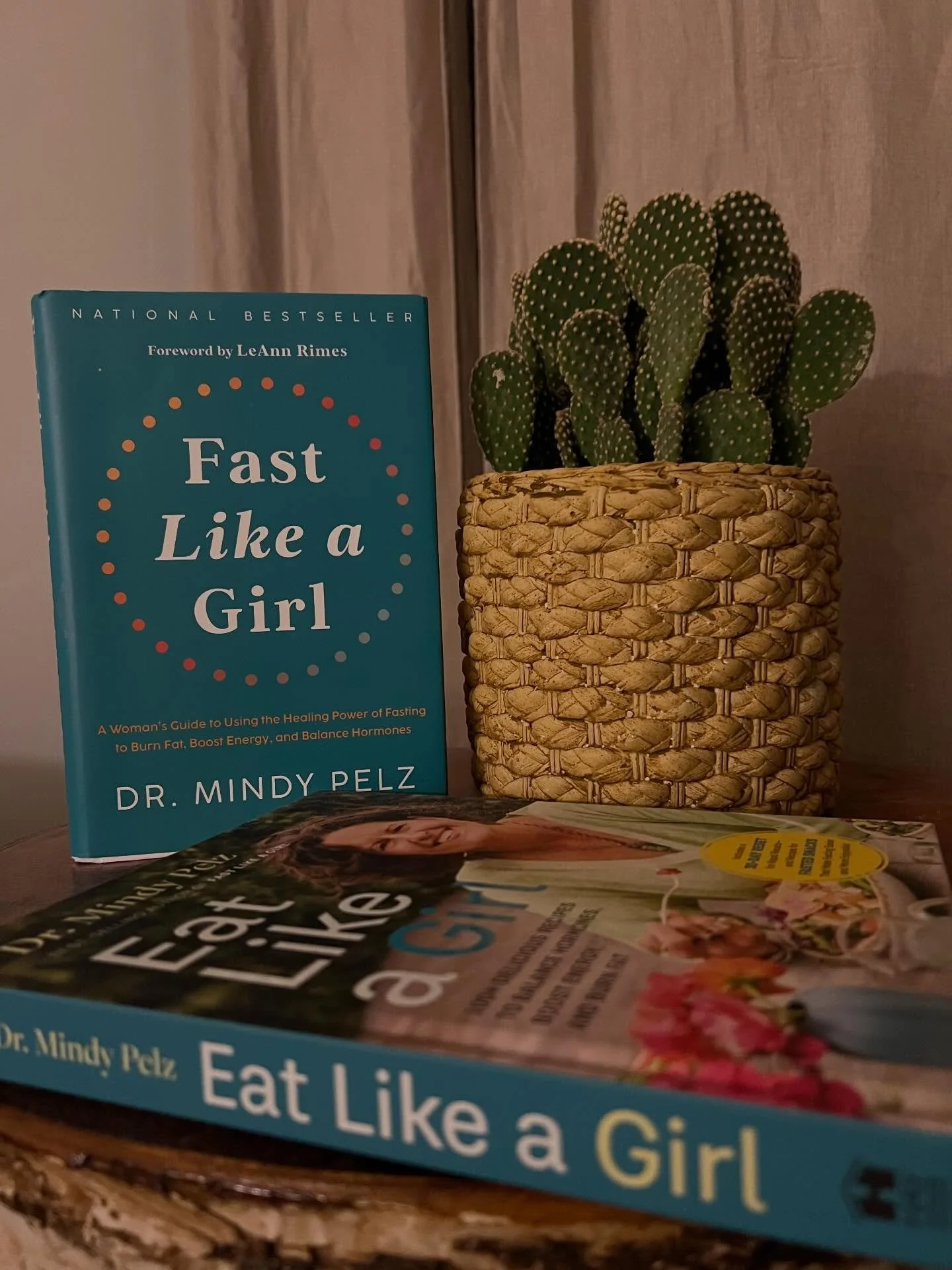 Friday Find ✨
This week&rsquo;s find is a pair of thoughtful reads by Dr. Mindy Pelz &mdash; Fast Like a Girl and Eat Like a Girl. Books that explore the connection between nutrition, hormones, and overall well-being in a way that feels both informat