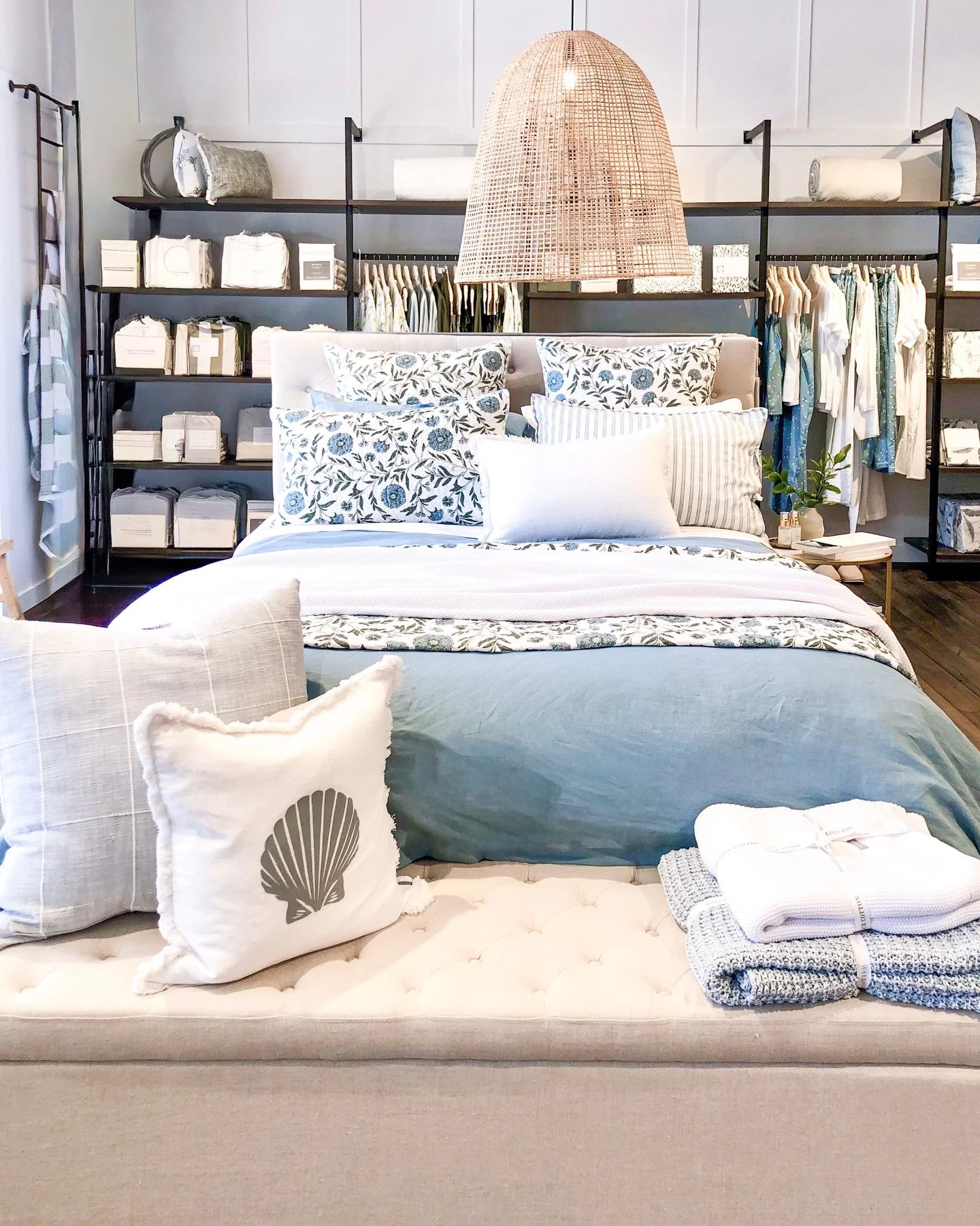 #TheFridayFind this week is Wallace Cotton 🇳🇿✨ Discovered this gem while traveling in New Zealand- full of beautifully curated pieces from furniture to bedding to apparel. We are always drawn to spaces that tell a story- and this one does it effort