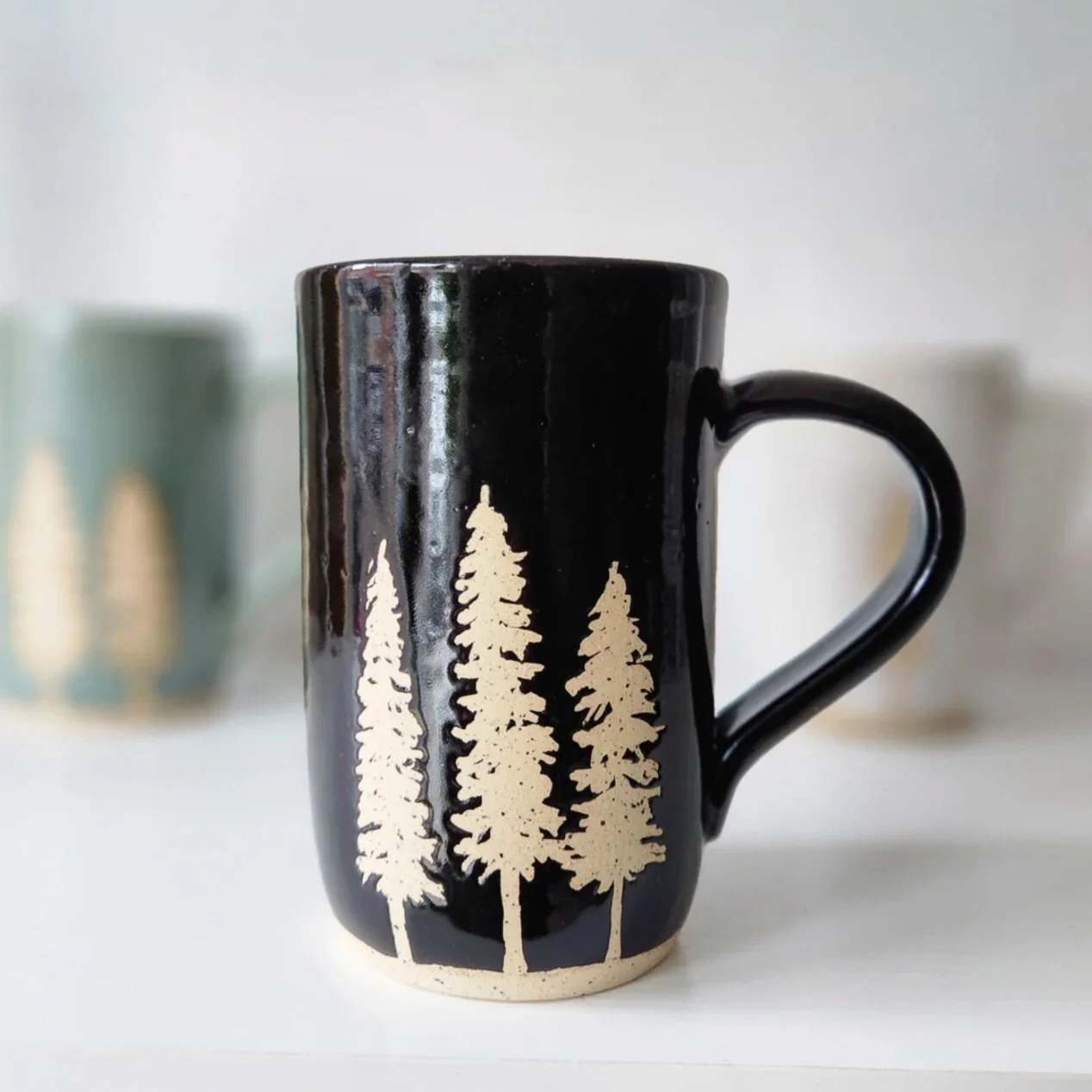 #TheFridayFind this week started with a simple question: &ldquo;Where did you get that mug?&rdquo;
Featuring striking colour-block designs and tree-lined silhouettes, each mug captures a little piece of Ontario&rsquo;s natural beauty while bringing a