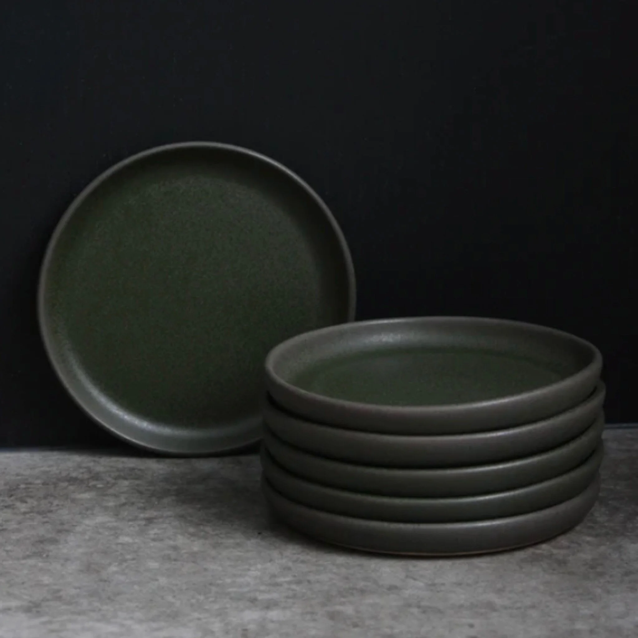 #TheFridayFind
A little local pottery we&rsquo;re loving lately: Jessica Brabant&rsquo;s Evergreen stoneware. 🌲
We&rsquo;re drawn to this rich, earthy green &mdash; a beautiful nod to Muskoka&rsquo;s landscape and the perfect handmade detail for an 