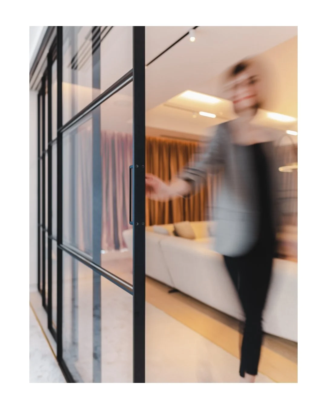 fotograf brand, fotografie comerciala, identitate de brand, fotografie profesionala bucuresti, fotografie studio