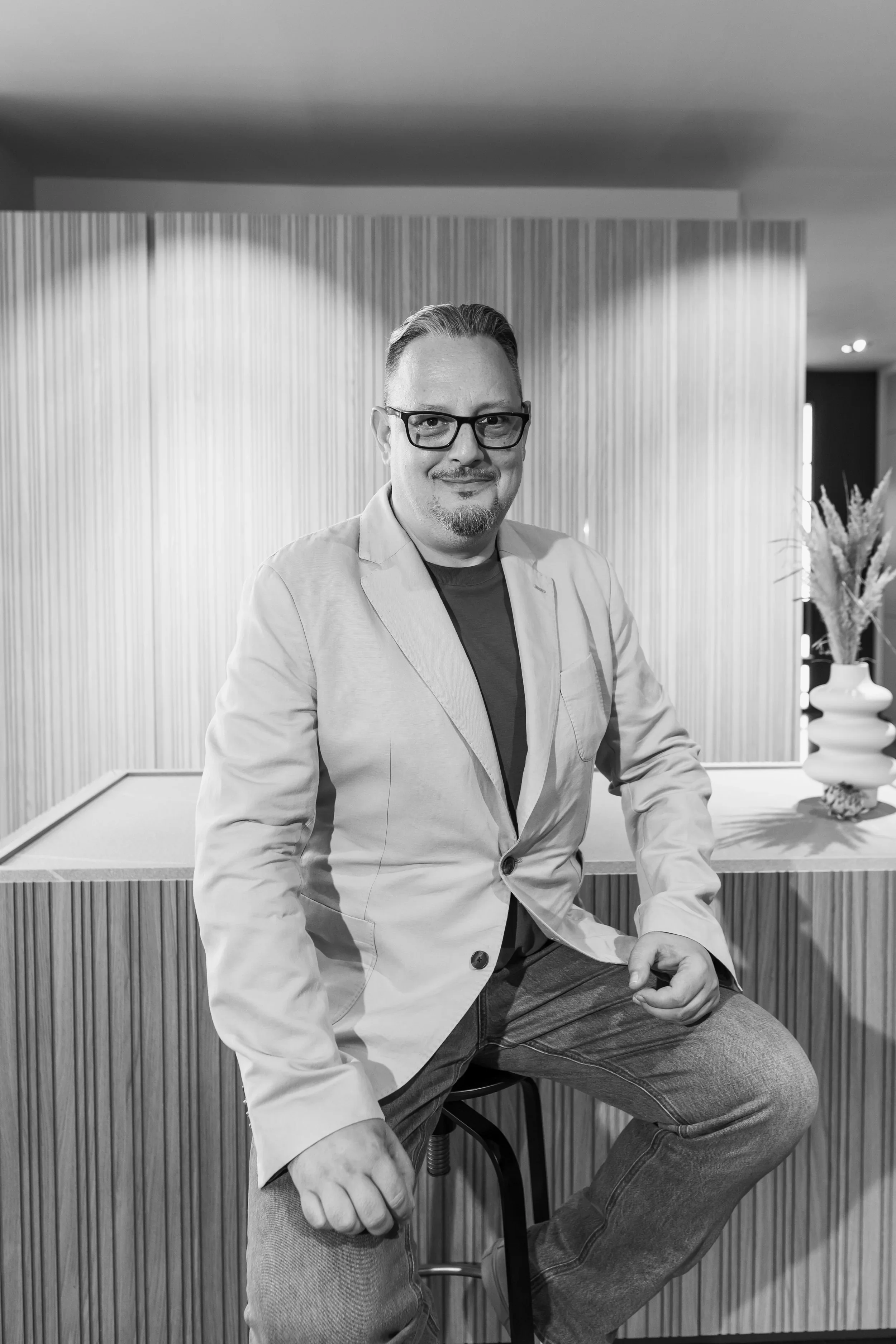 fotograf brand, fotografie comerciala, identitate de brand, fotografie profesionala bucuresti, fotografie studio