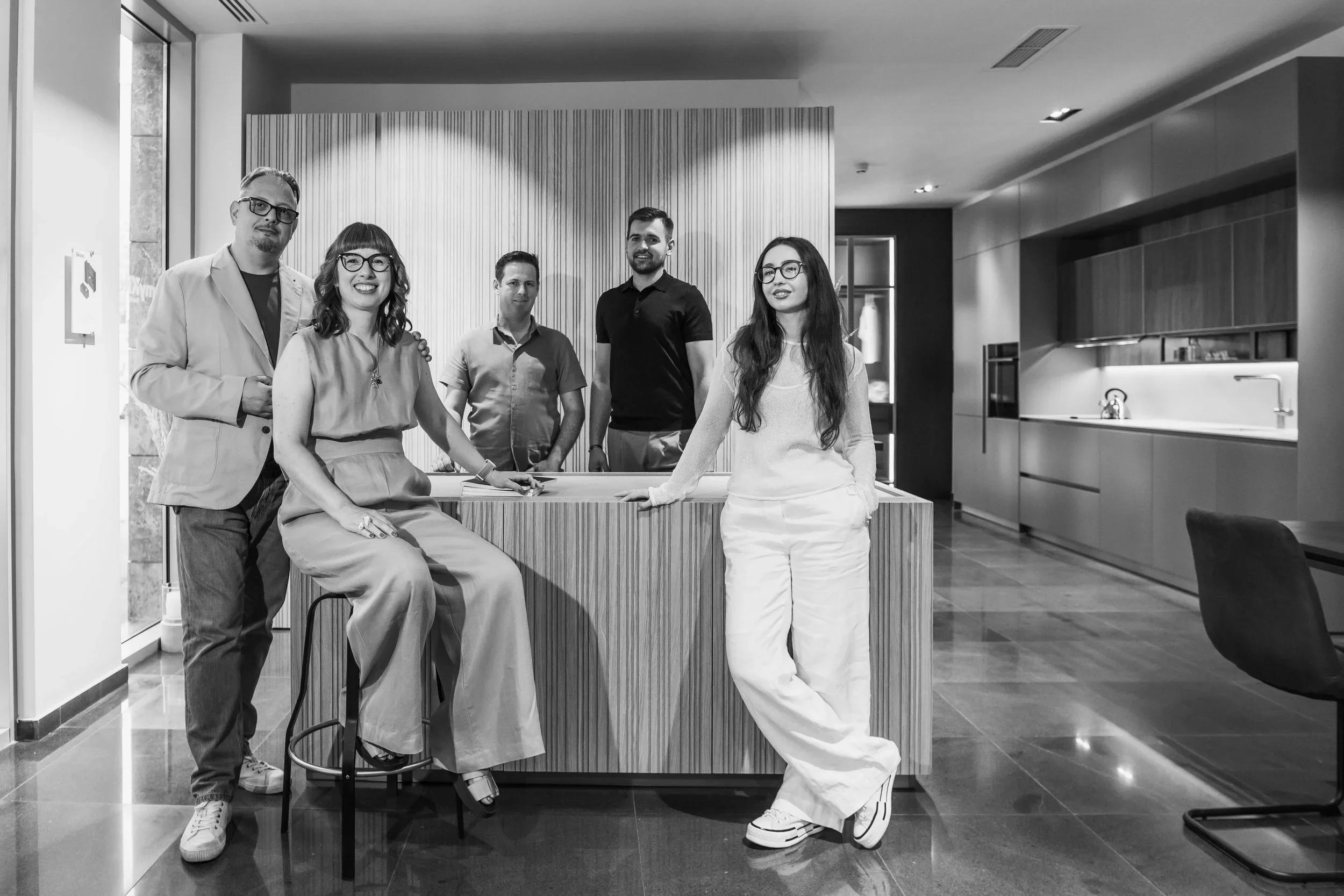 fotograf brand, fotografie comerciala, identitate de brand, fotografie profesionala bucuresti, fotografie studio