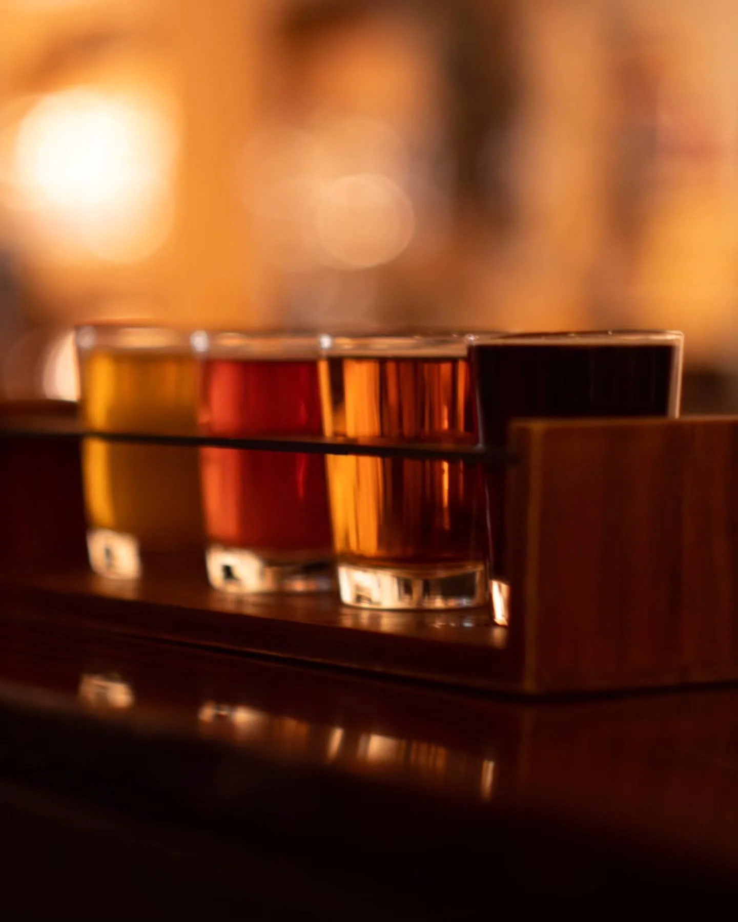 Did you know? We’ve got beer flights featuring a variety of craft breweries! With 14 rotating taps, there’s always something new to try.
Come taste your way through and let us know which pour is your favorite! 🍻